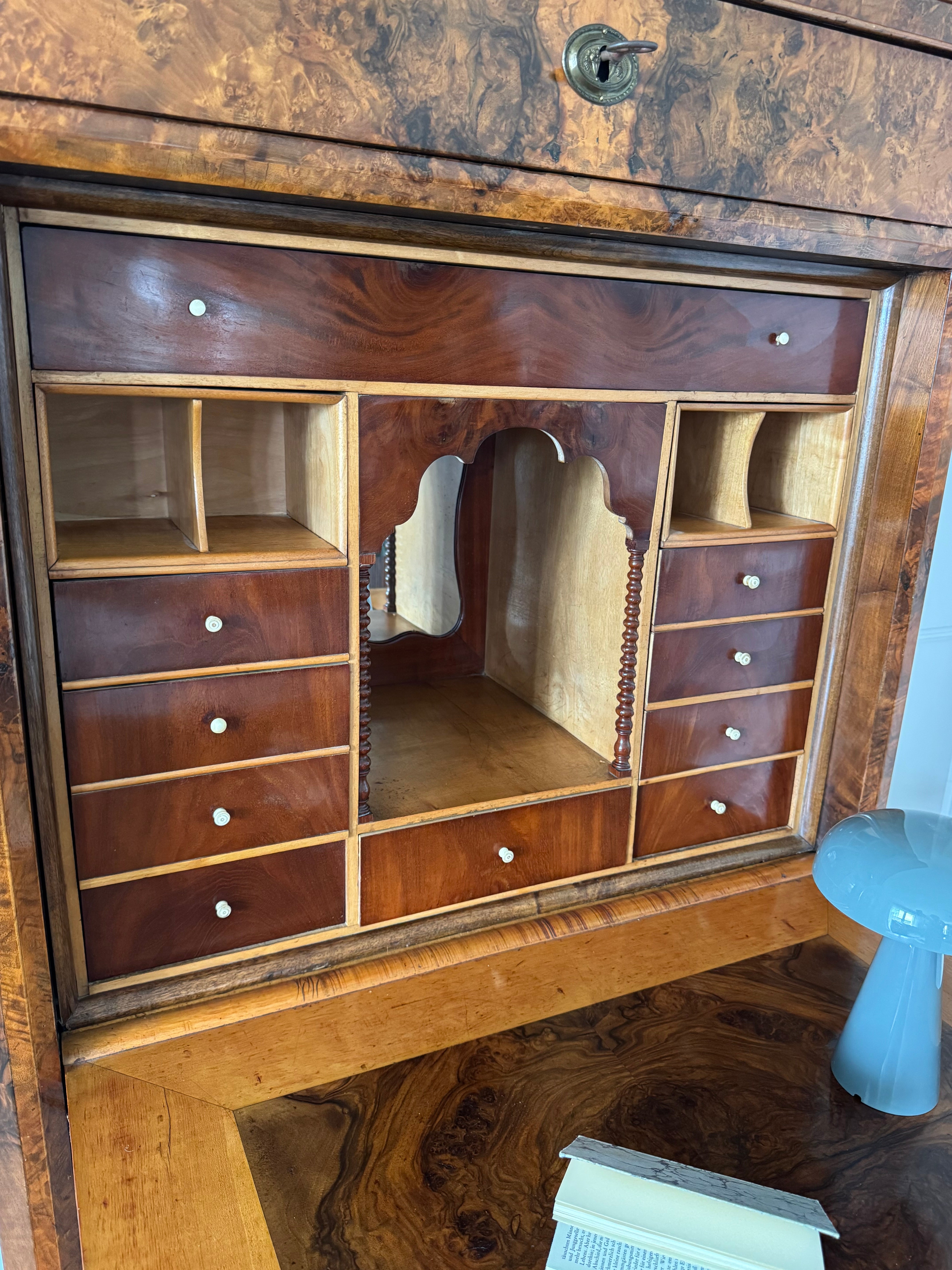 UNIQUE ANTIQUE BIEDERMEIER SECRETARY BEAUTIFUL GRAIN