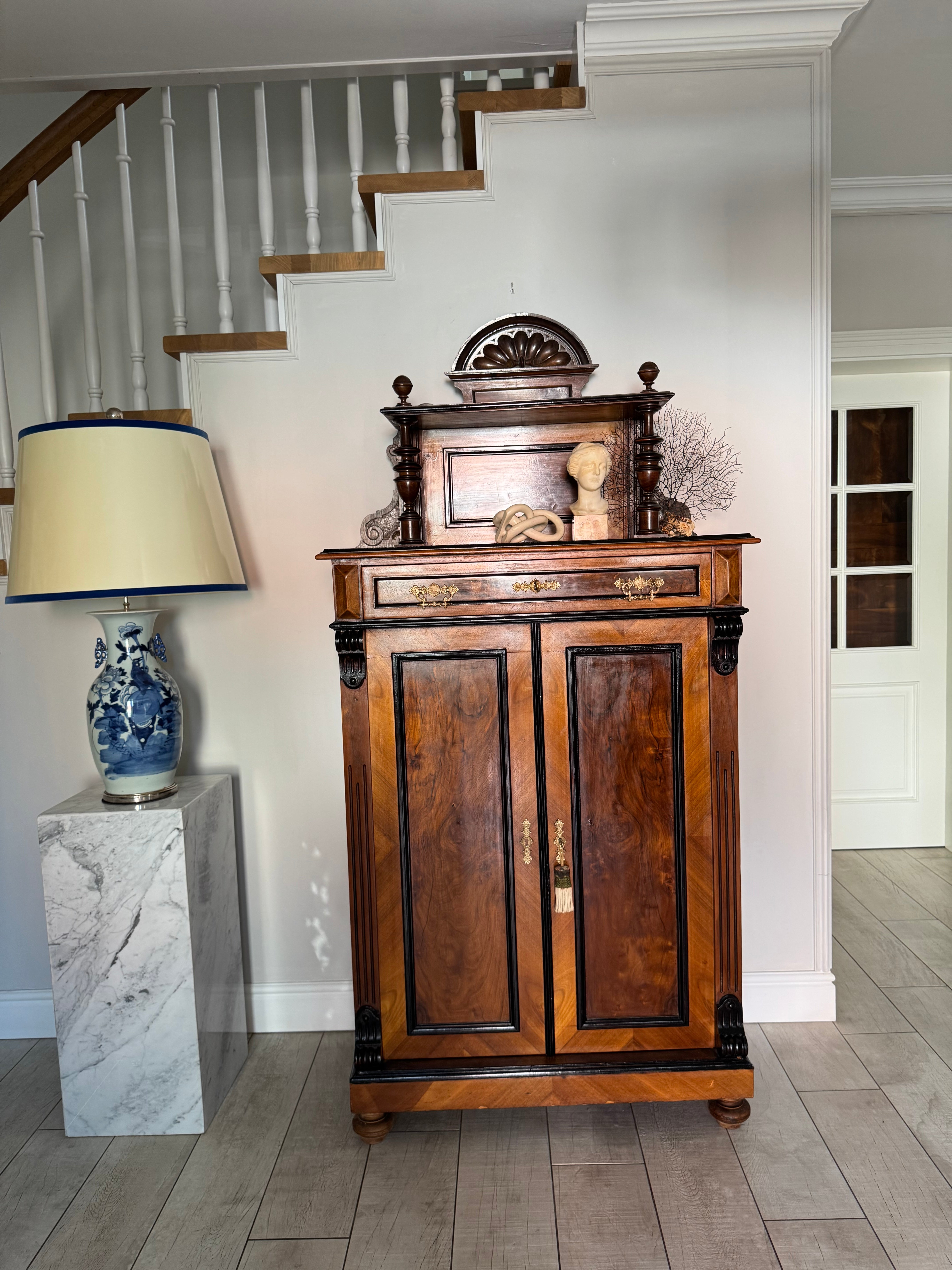 ANTIQUE FOUNDER'S TIME VERTICAL CABINET IN WALNUT