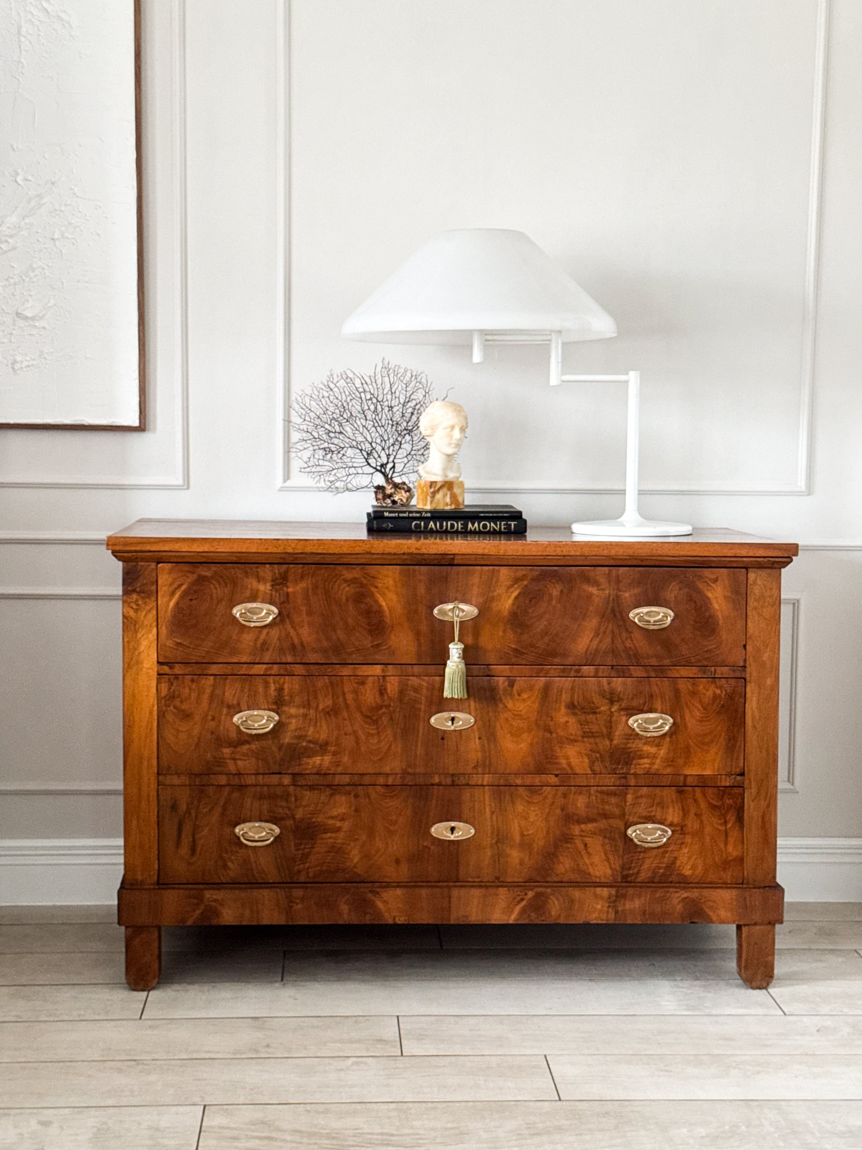ANTIQUE EARLY BIEDERMEIER CHEST OF DRAWERS MADE OF WALNUT