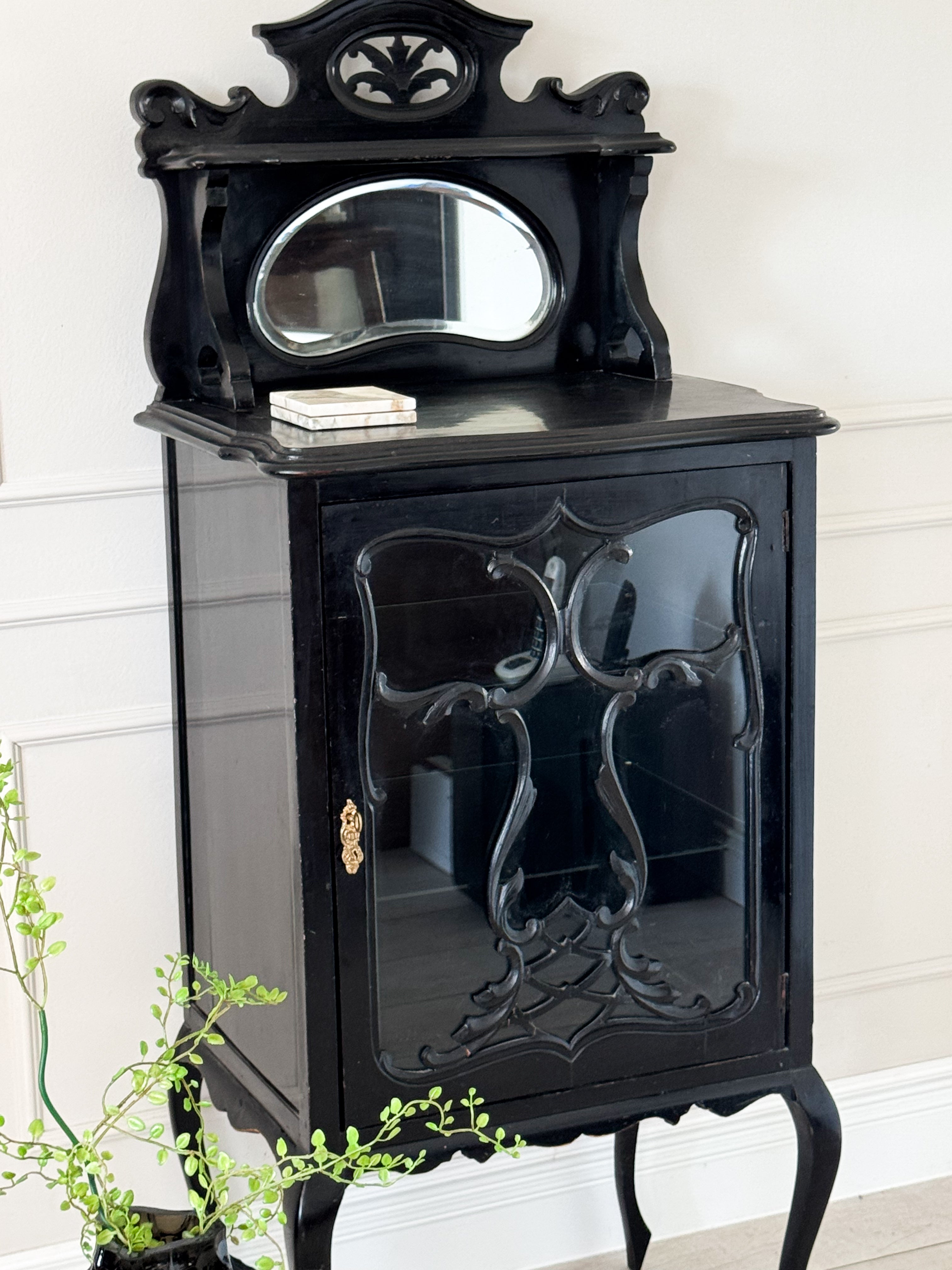 ANTIKE ENGLISCHE VITRINE MIT AUFSATZ um 1890