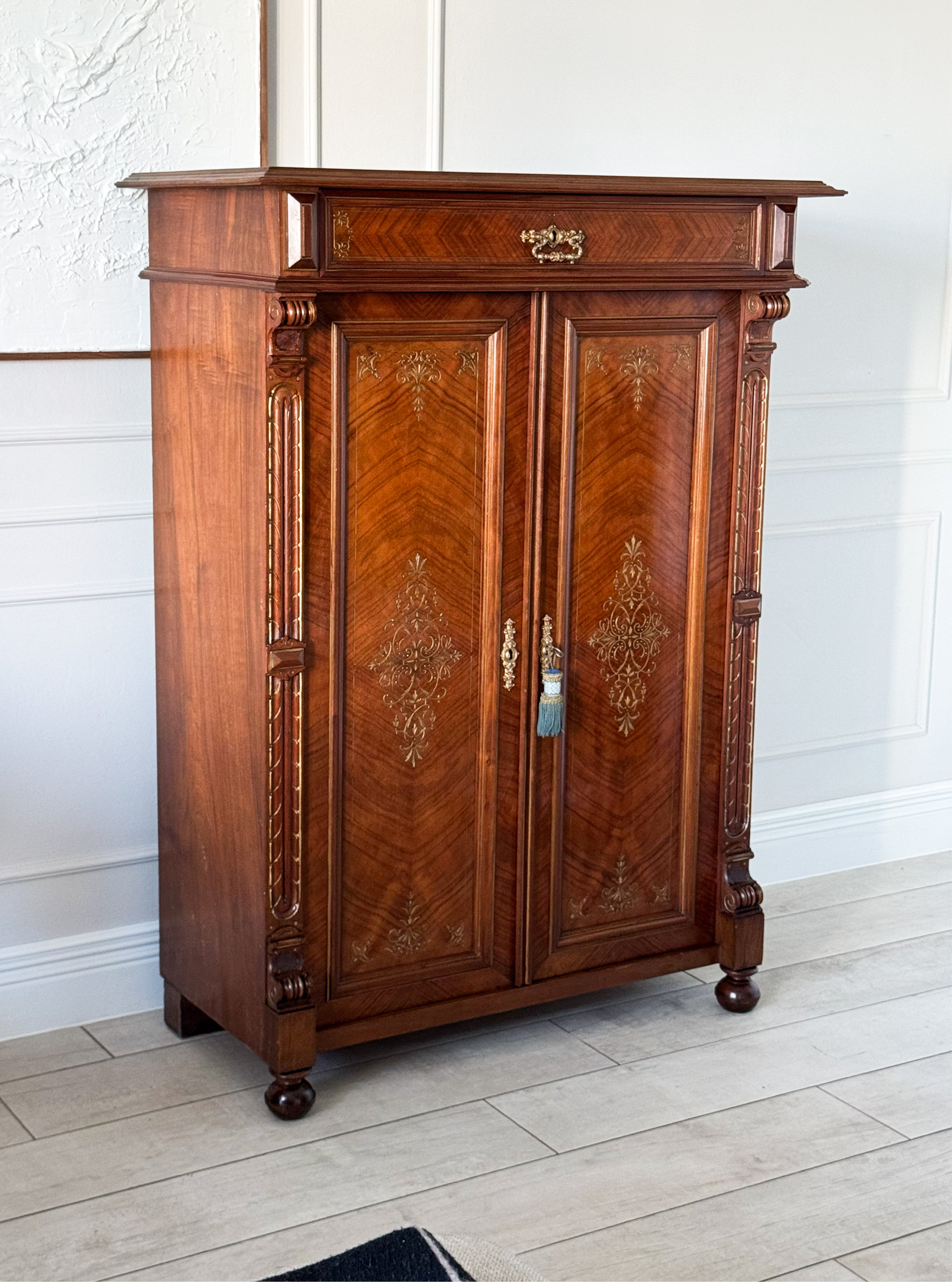 Noble Antique Cabinet Walnut