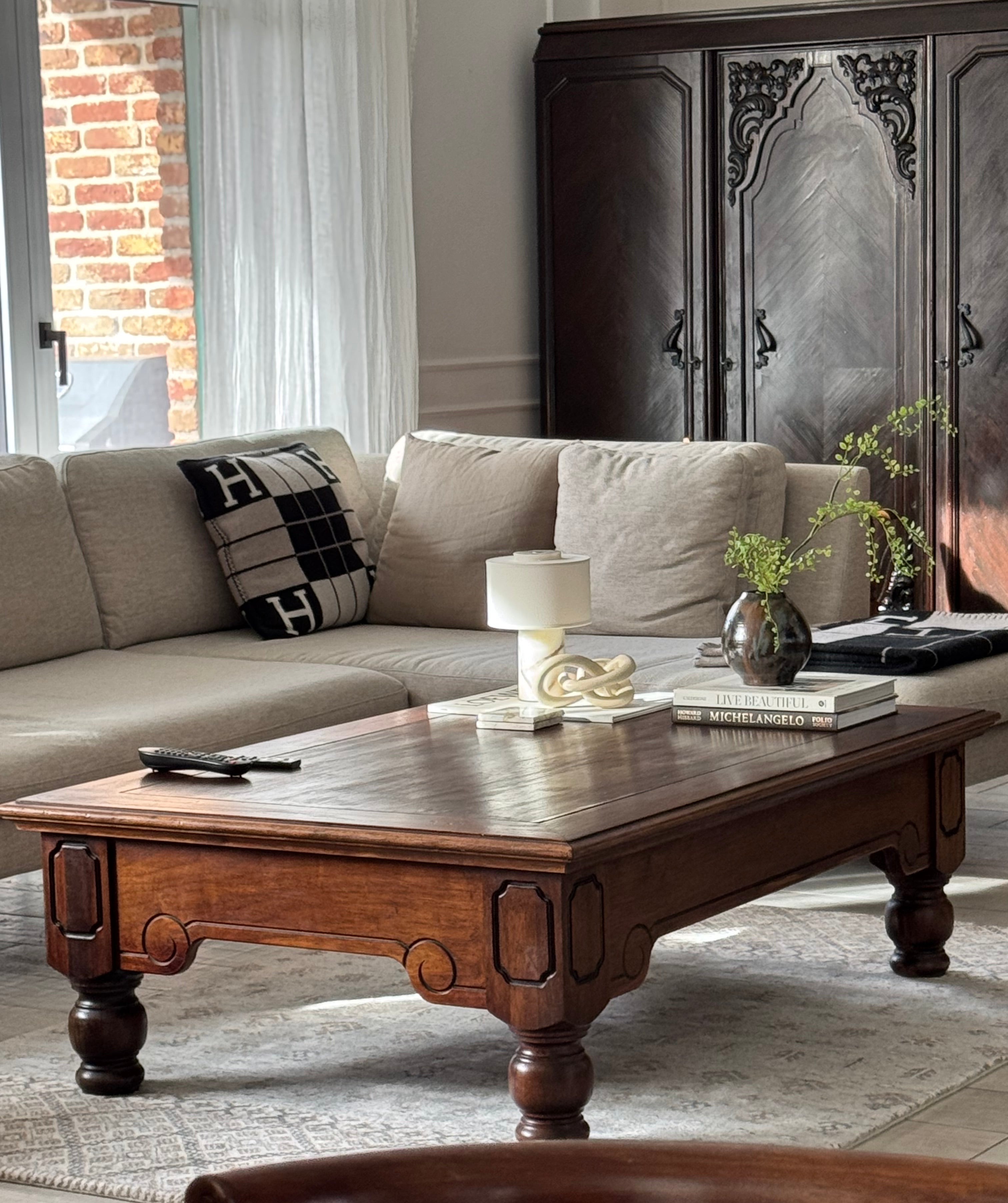 VINTAGE COUCHTISCH NUSSBAUM LANDHAUSSTIL