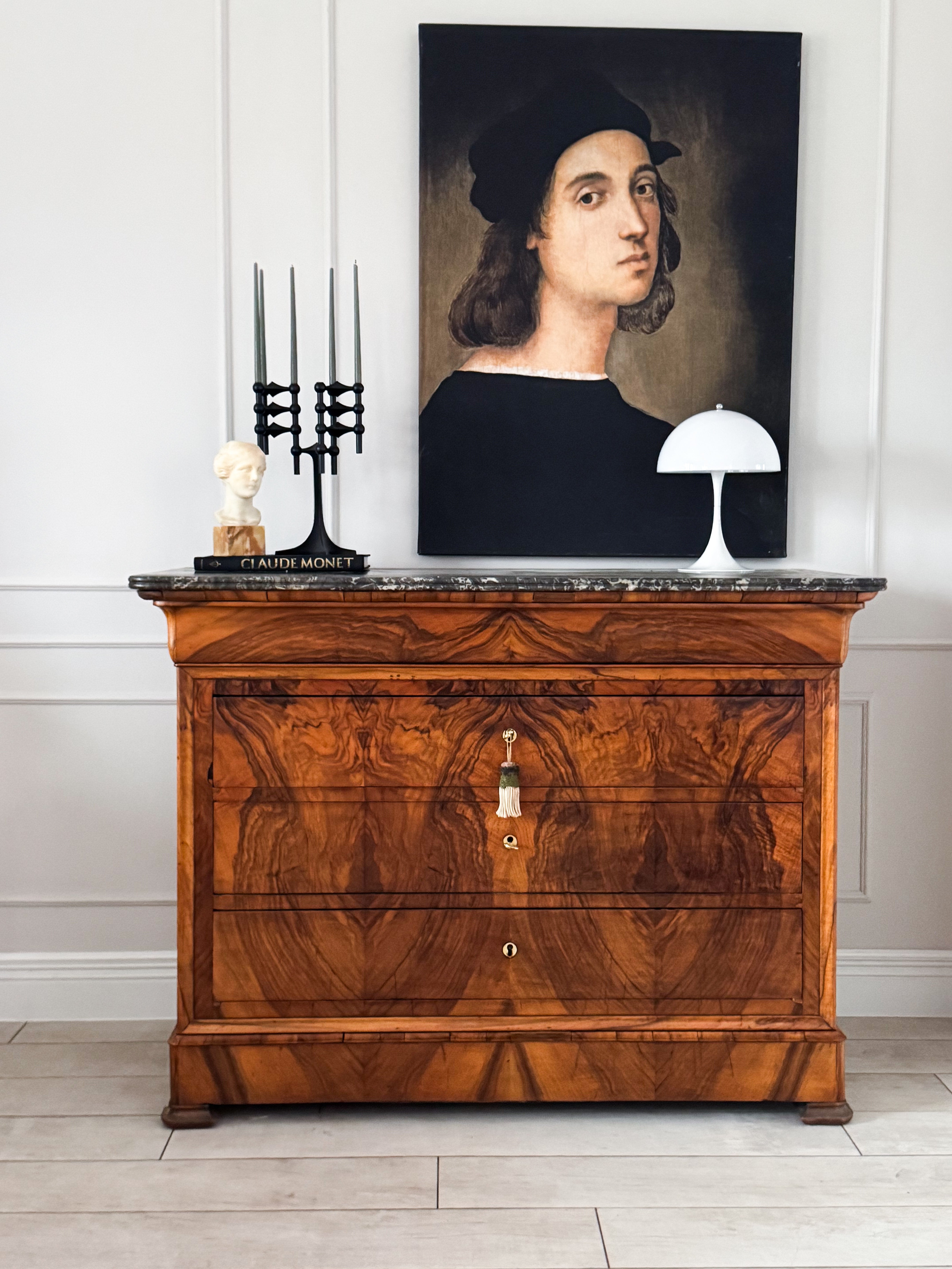 ANTIQUE FRENCH CHEST OF DRAWERS MADE OF WALNUT WITH MARBLE TOP
