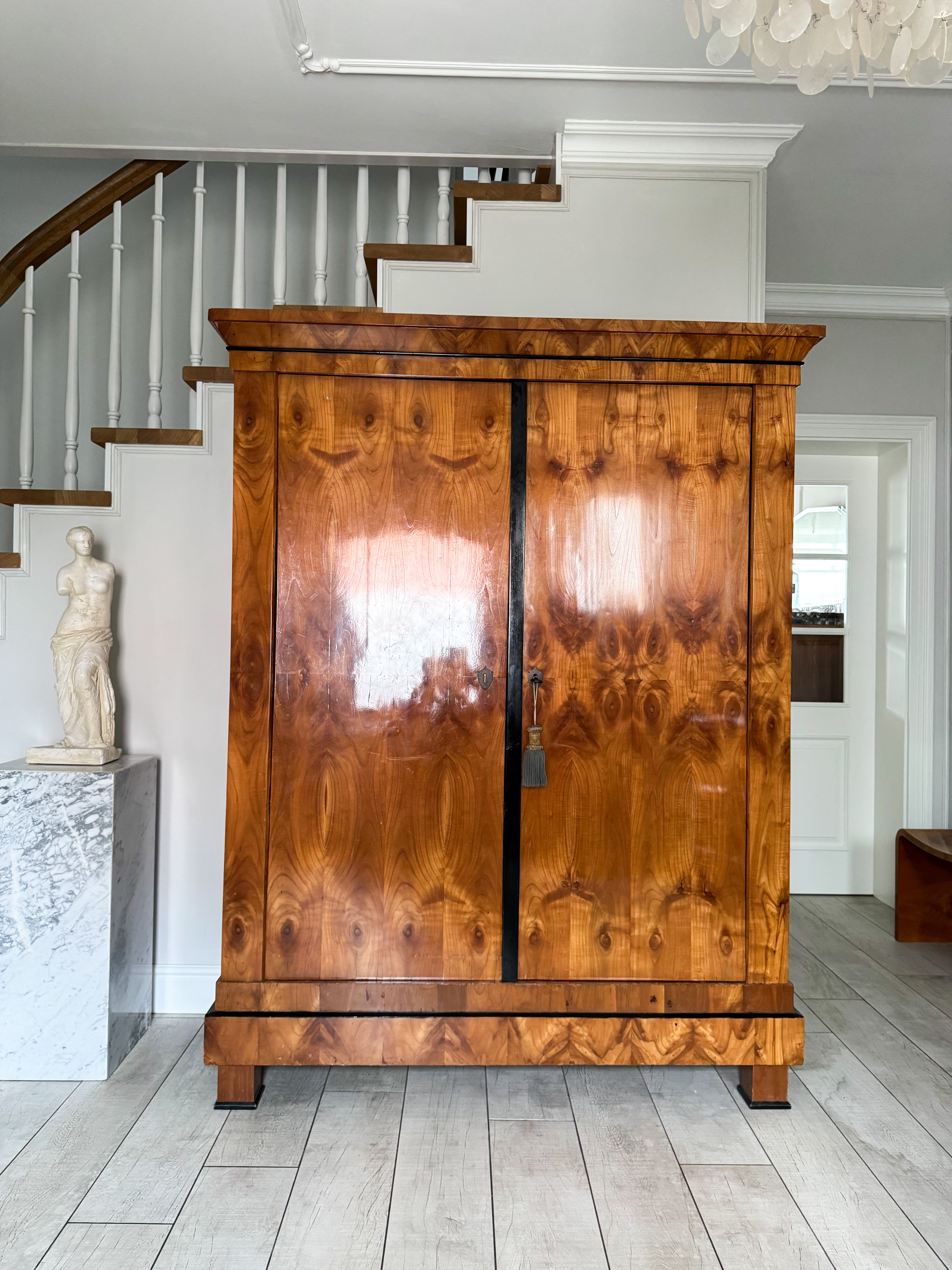 CLASSIC elegant Biedermeier cabinet shellac