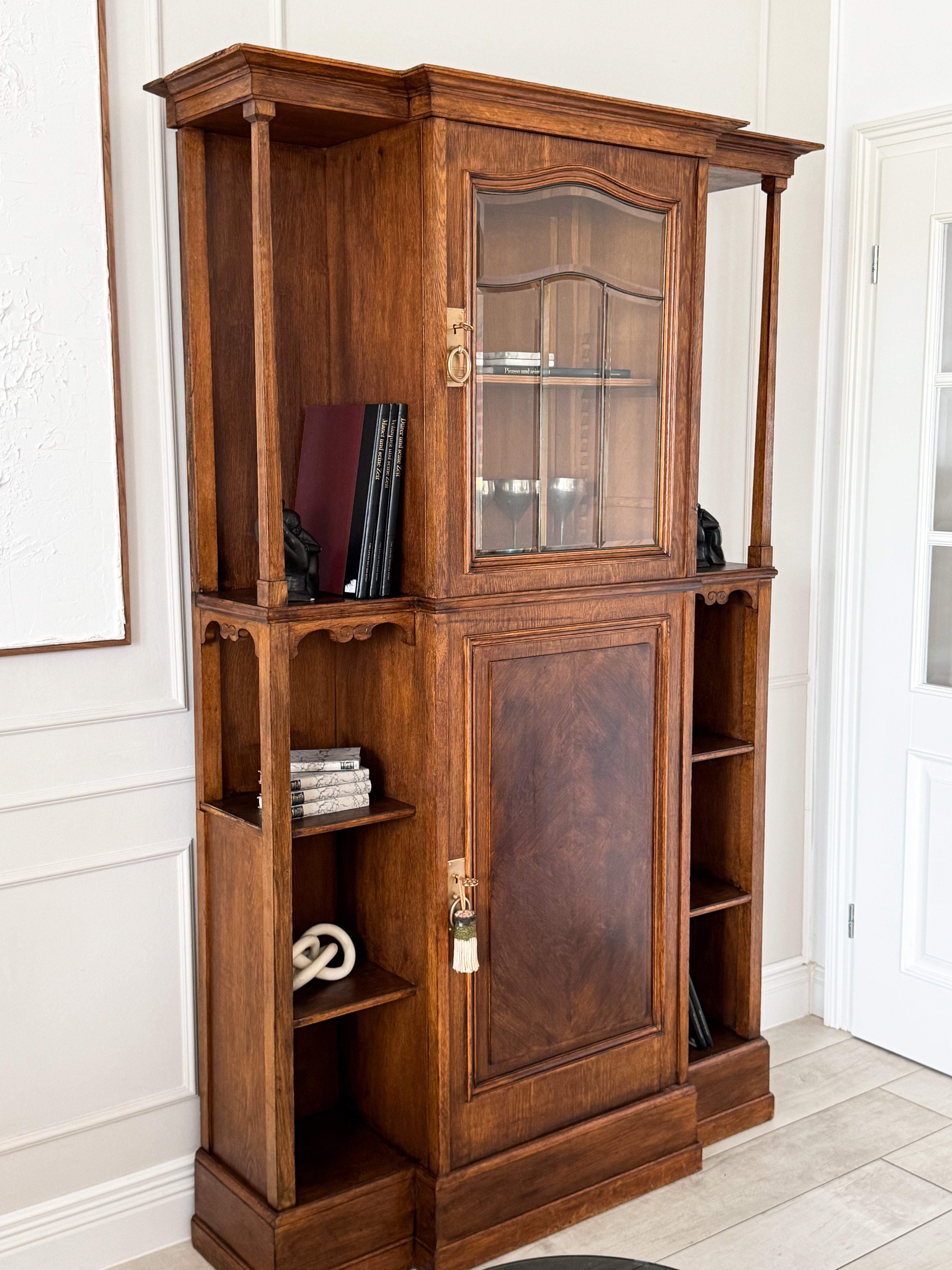 ELEGANT ANTIQUE DISPLAY CABINET ART NOUVEAU