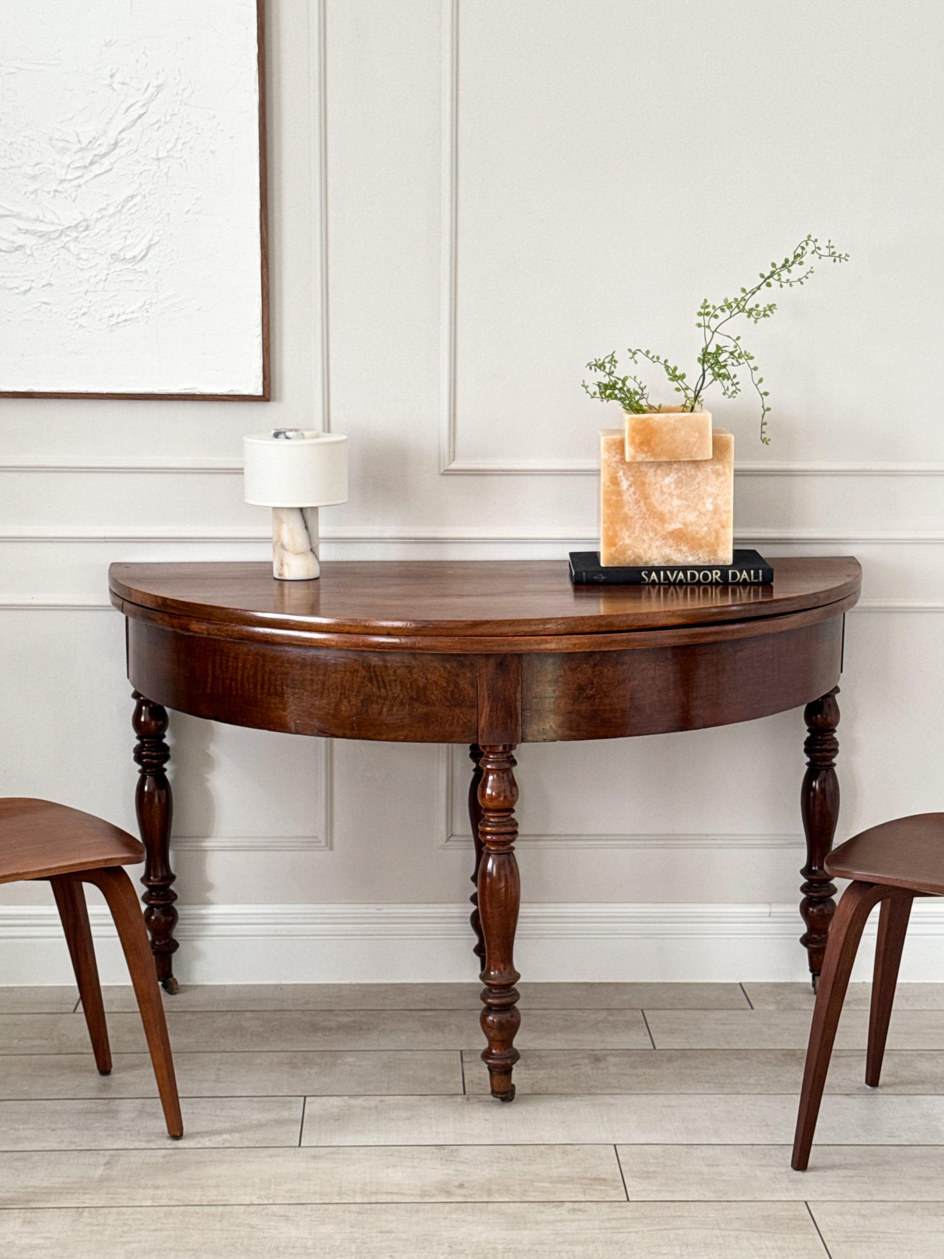 ANTIKER DEMI LUNE TISCH NUSSBAUM BIEDERMEIERZEIT