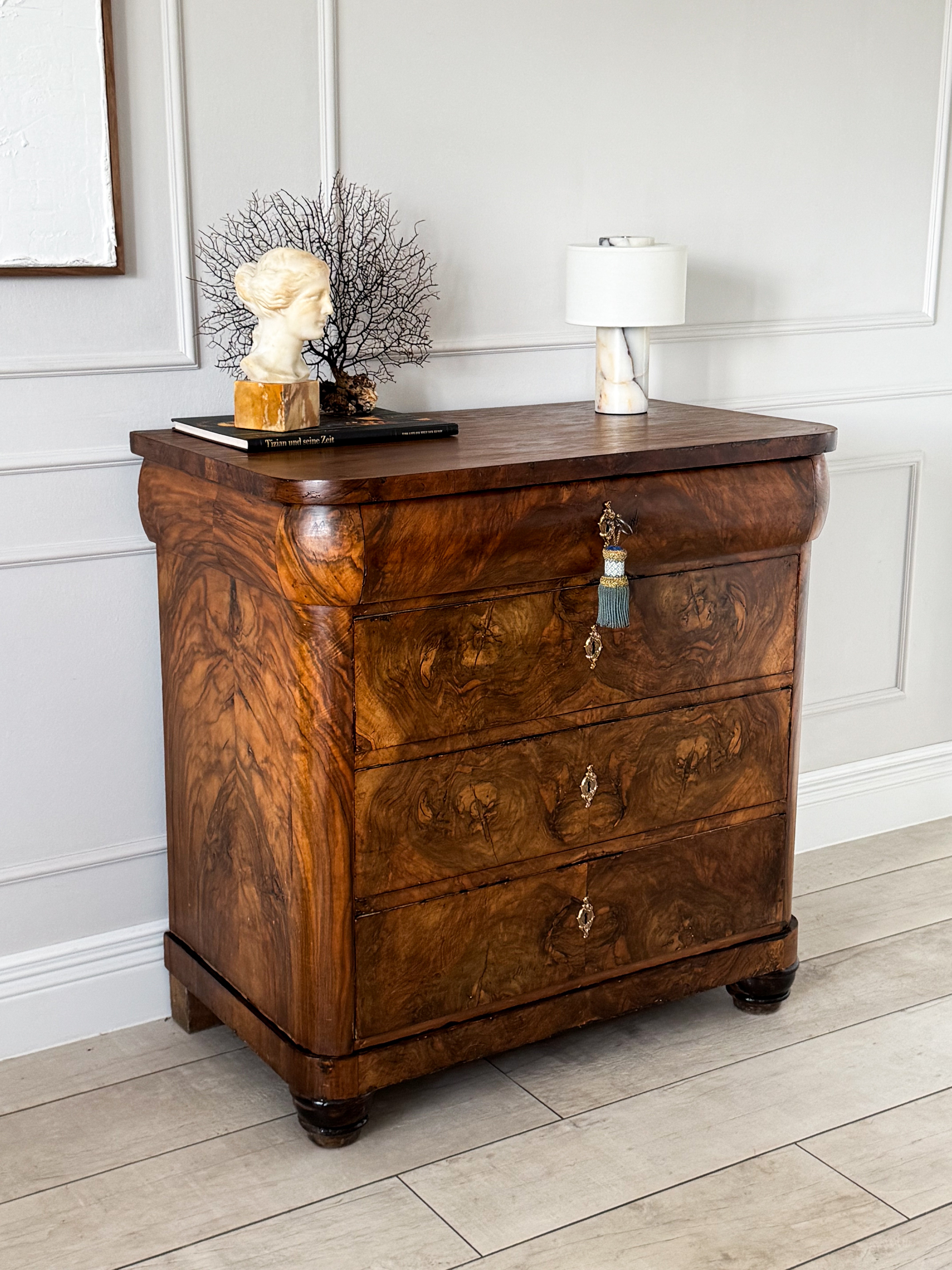 HÜBSCHE ANTIKE BIEDERMEIER KOMMODE NUSSBAUM