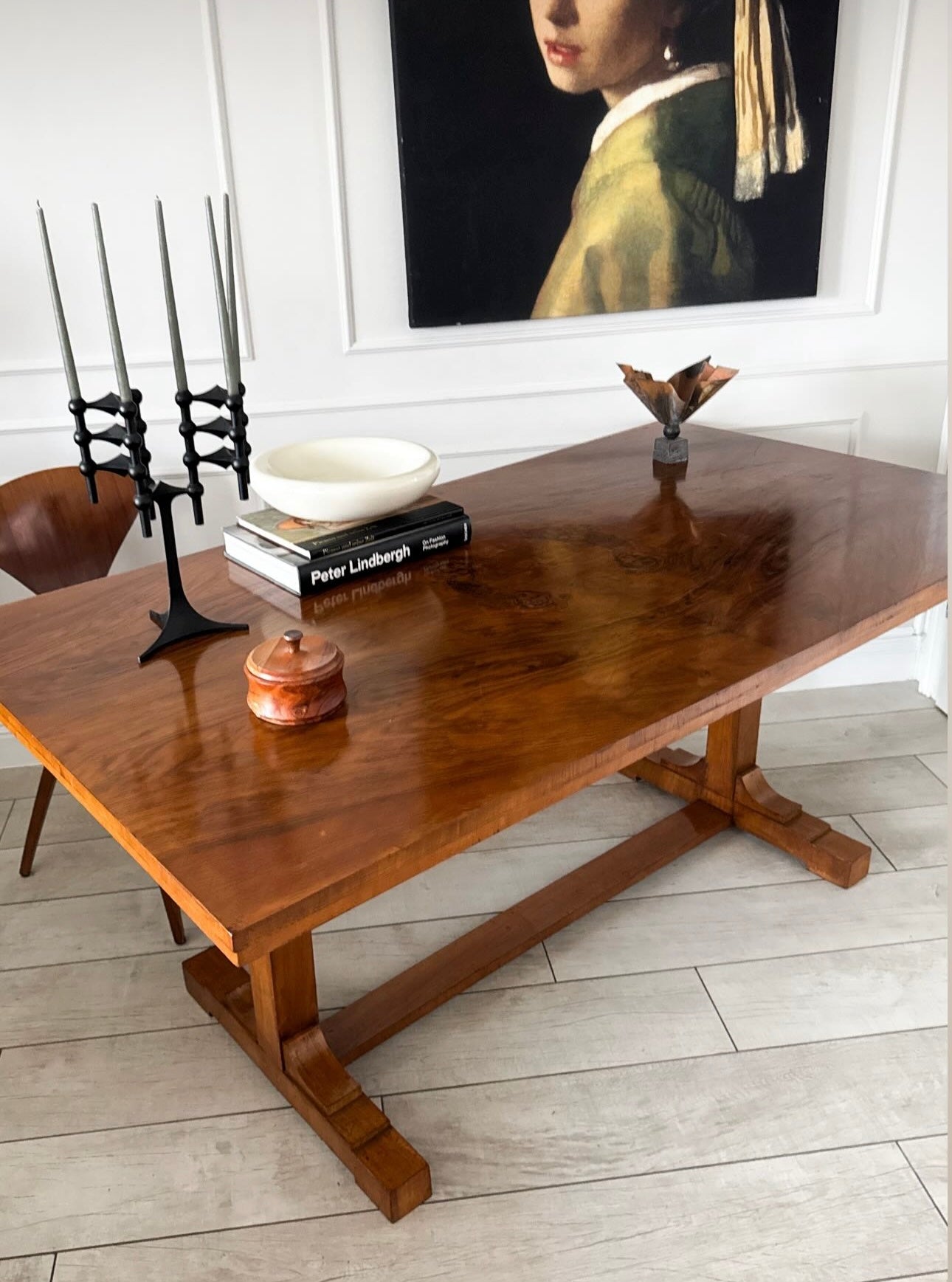 ELEGANTER ART DECO ESSTISCH AUS NUSSBAUM SCHÖNE MASERUNG