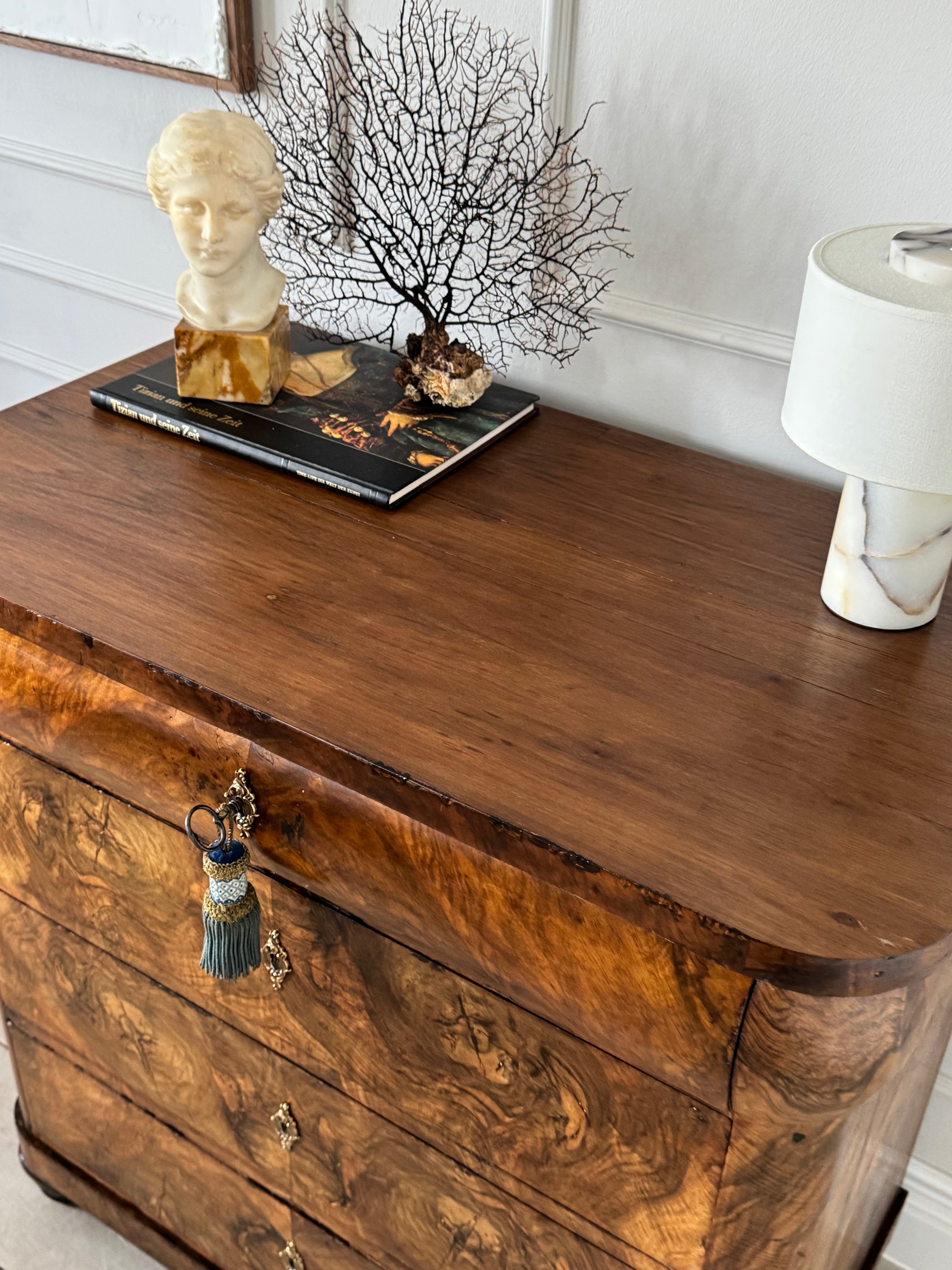 HÜBSCHE ANTIKE BIEDERMEIER KOMMODE NUSSBAUM