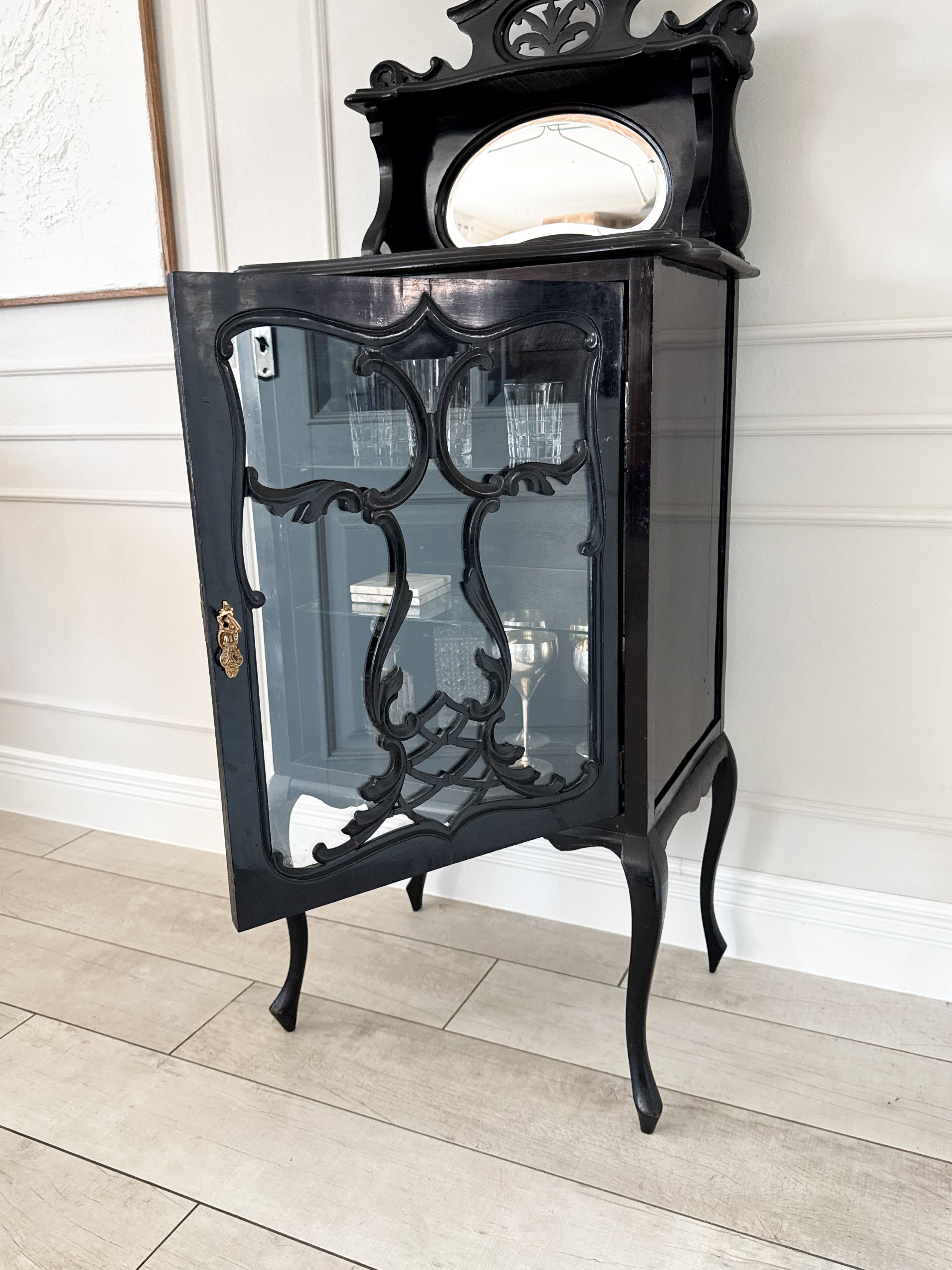 ANTIKE ENGLISCHE VITRINE MIT AUFSATZ um 1890