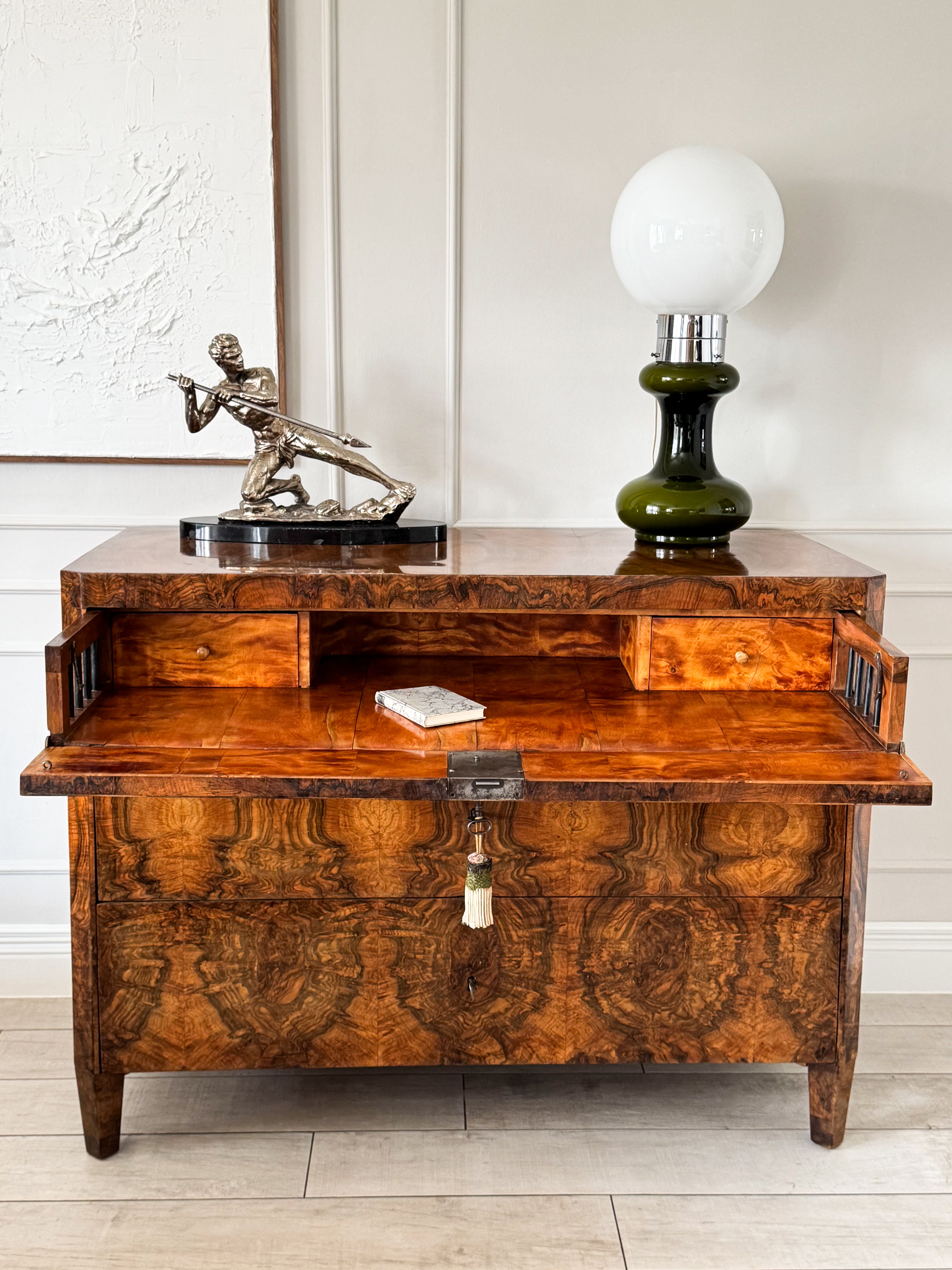 UNIQUE ELEGANT BIEDERMEIER WRITING COMMODE WALNUT