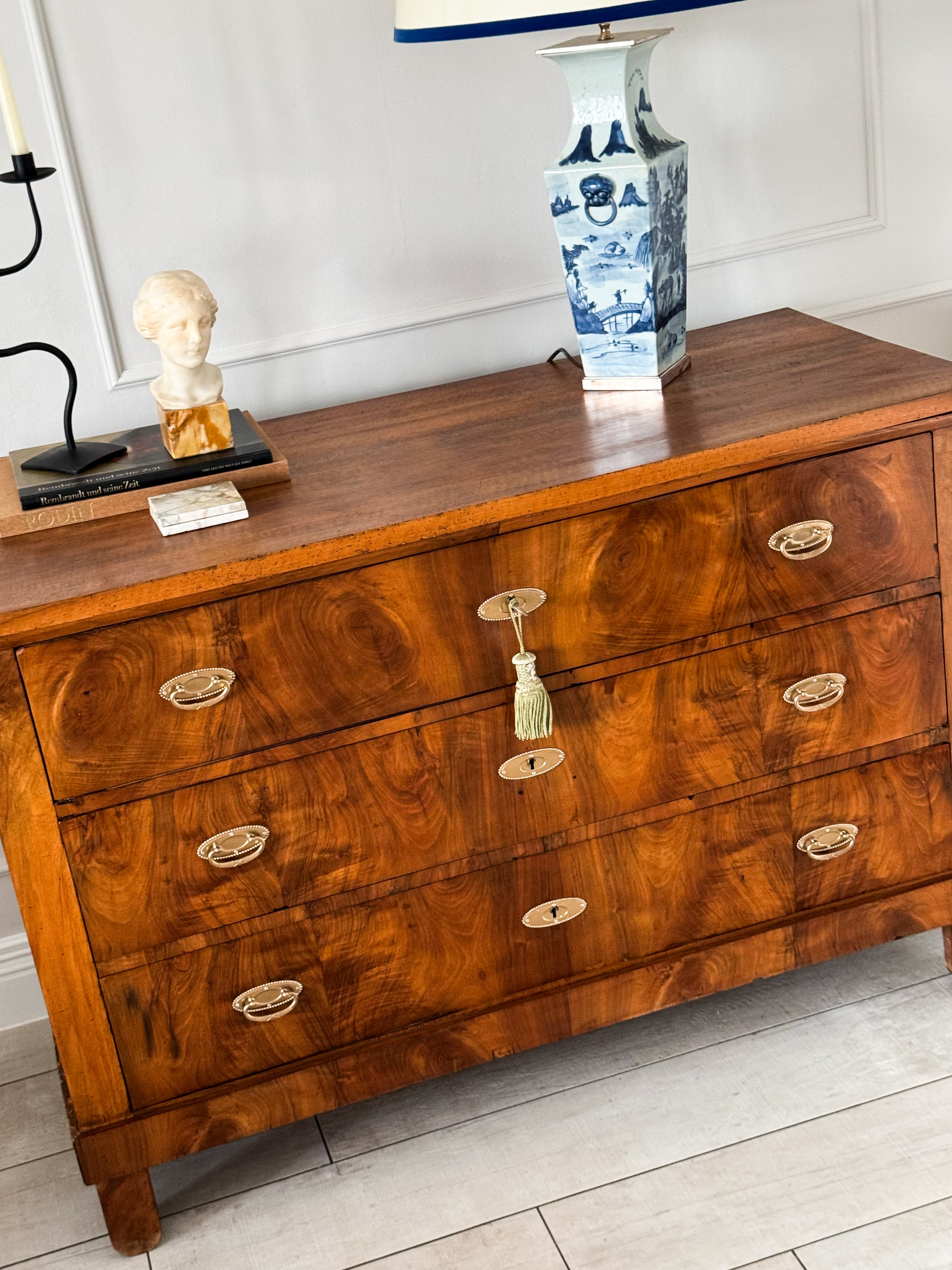 ANTIQUE EARLY BIEDERMEIER CHEST OF DRAWERS MADE OF WALNUT