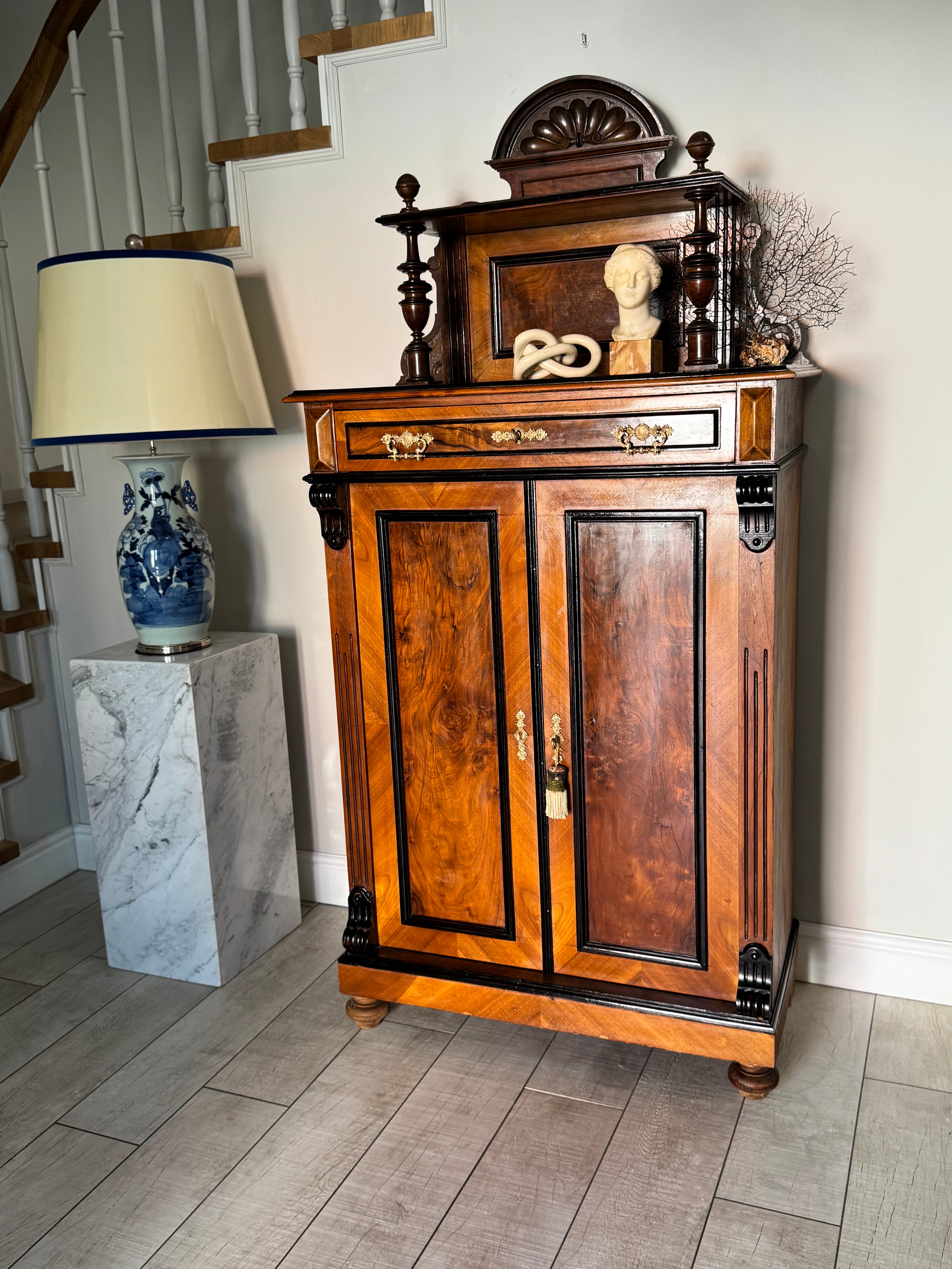 ANTIQUE FOUNDER'S TIME VERTICAL CABINET IN WALNUT