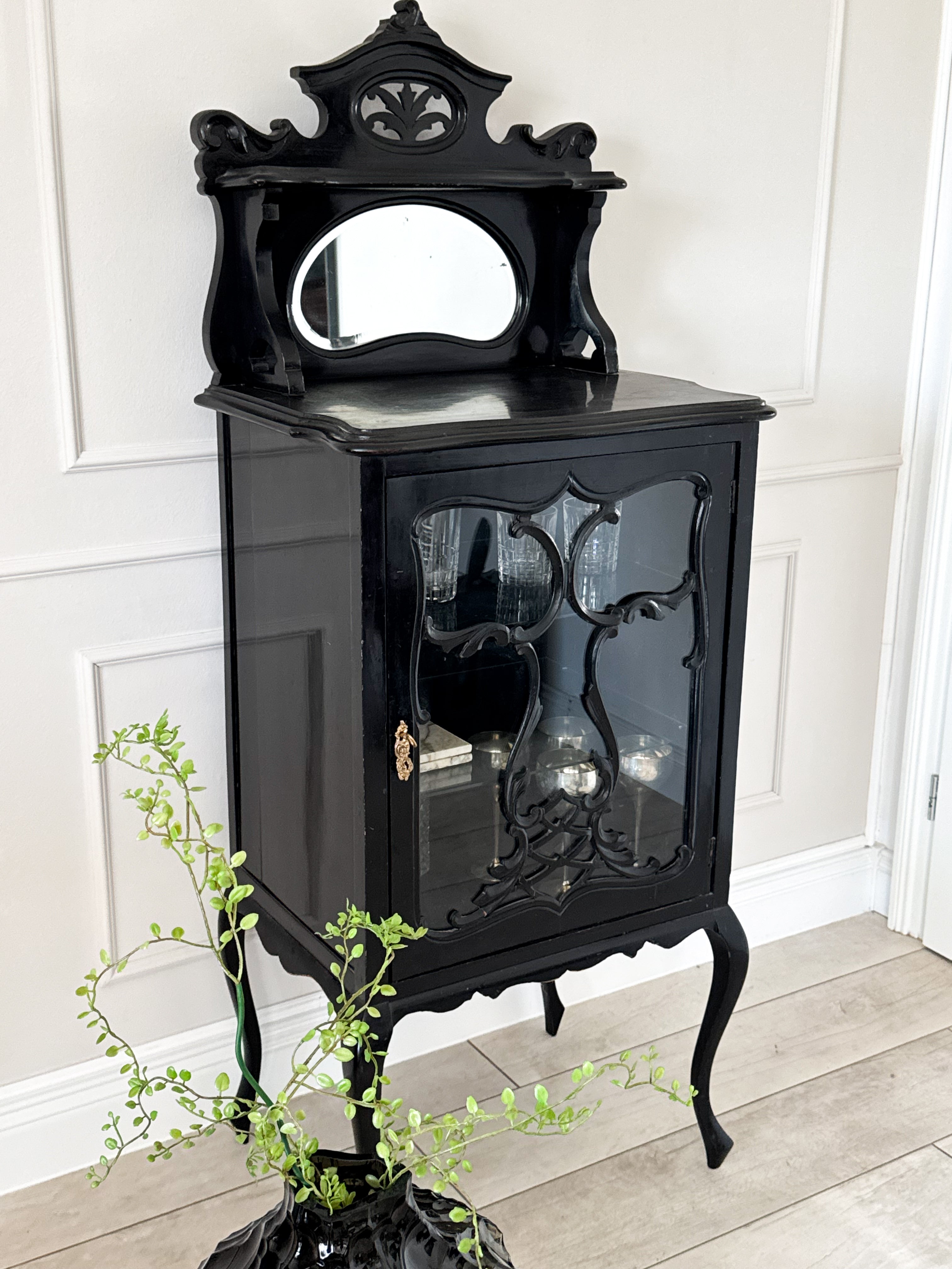 ANTIKE ENGLISCHE VITRINE MIT AUFSATZ um 1890