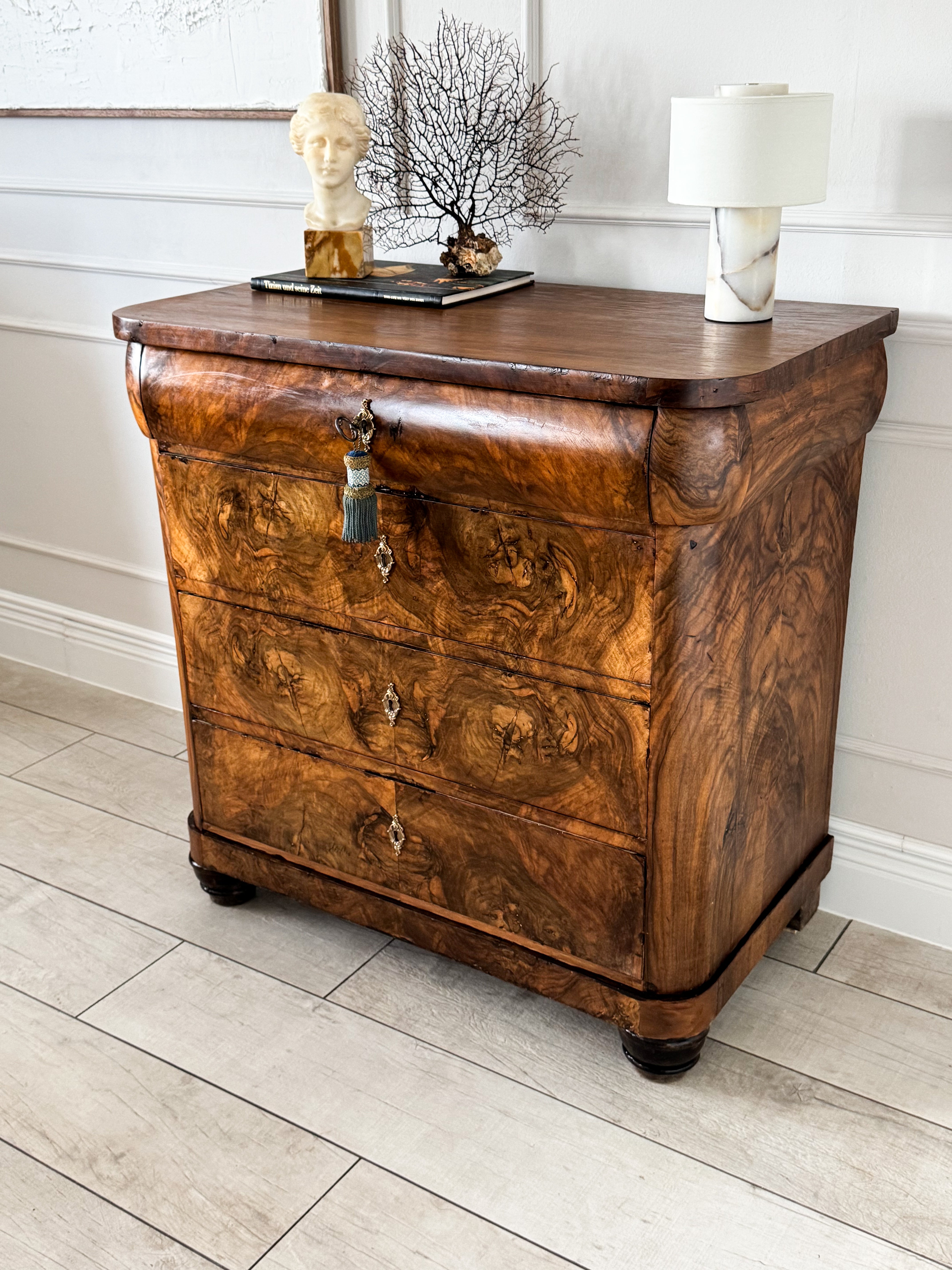 HÜBSCHE ANTIKE BIEDERMEIER KOMMODE NUSSBAUM