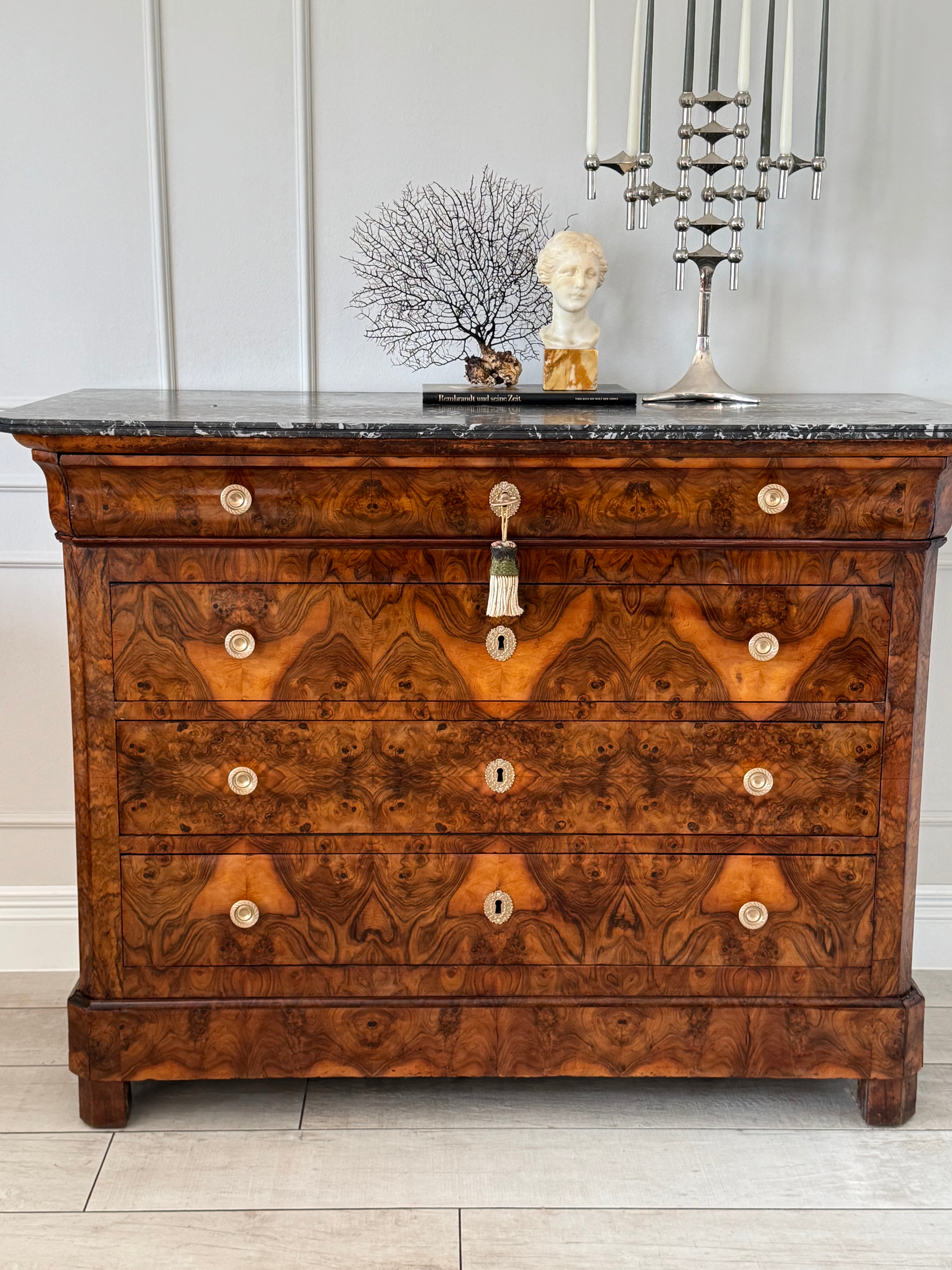ANTIKE FRANZÖSISCHE LOUIS PHILIPPE KOMMODE MIT MARMORPLATTE