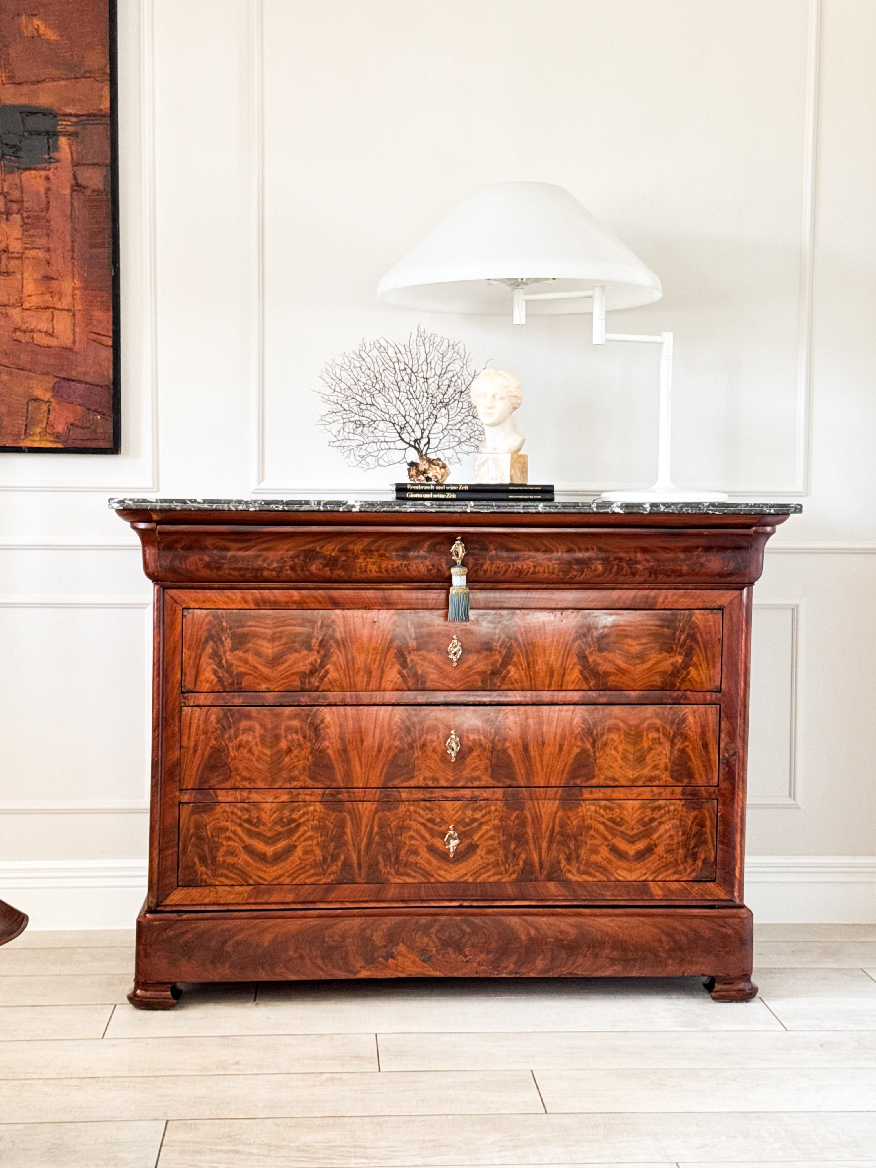 ANTIKE BIEDERMEIER KOMMODE MIT MARMORPLATTE