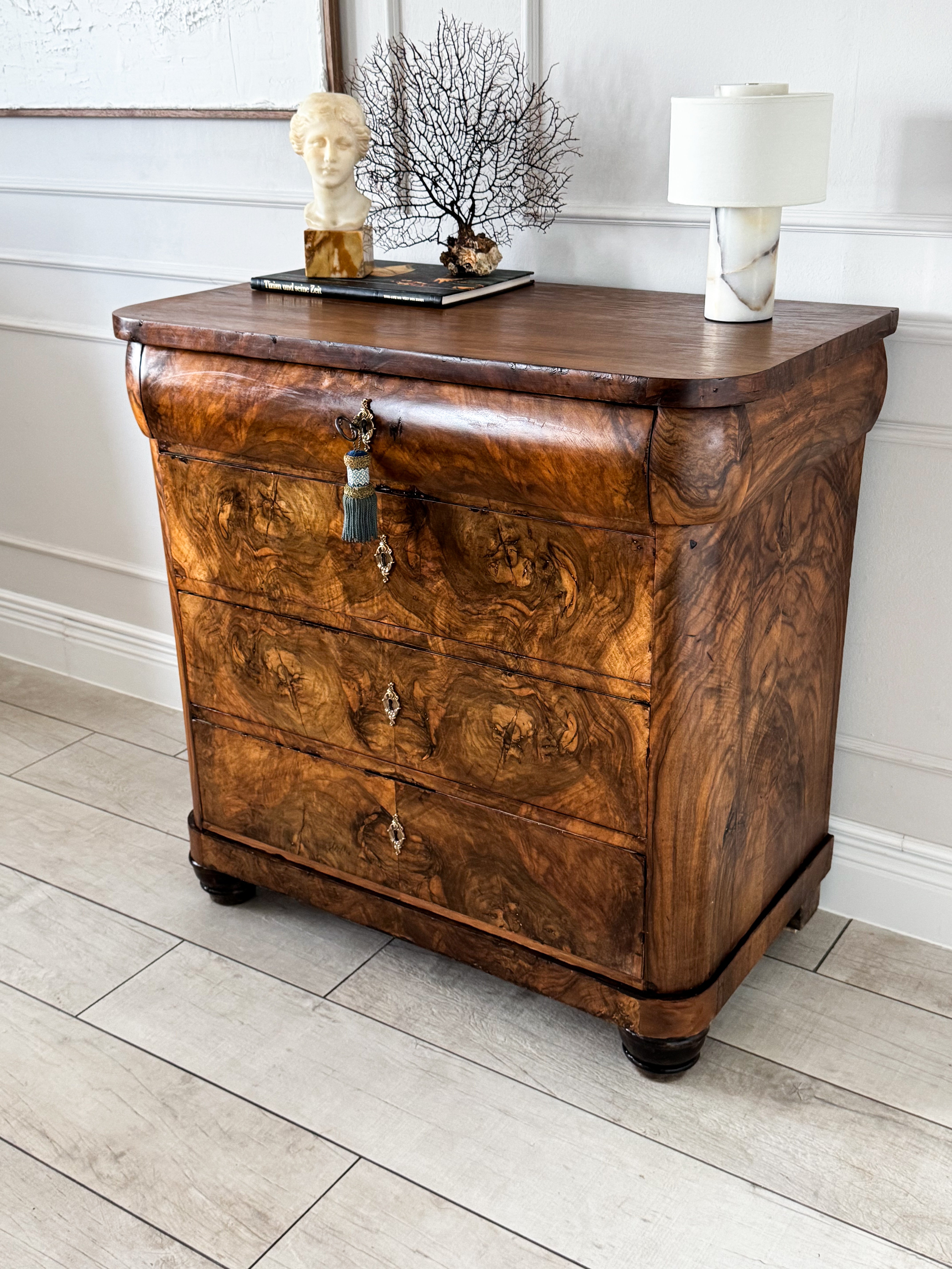 HÜBSCHE ANTIKE BIEDERMEIER KOMMODE NUSSBAUM