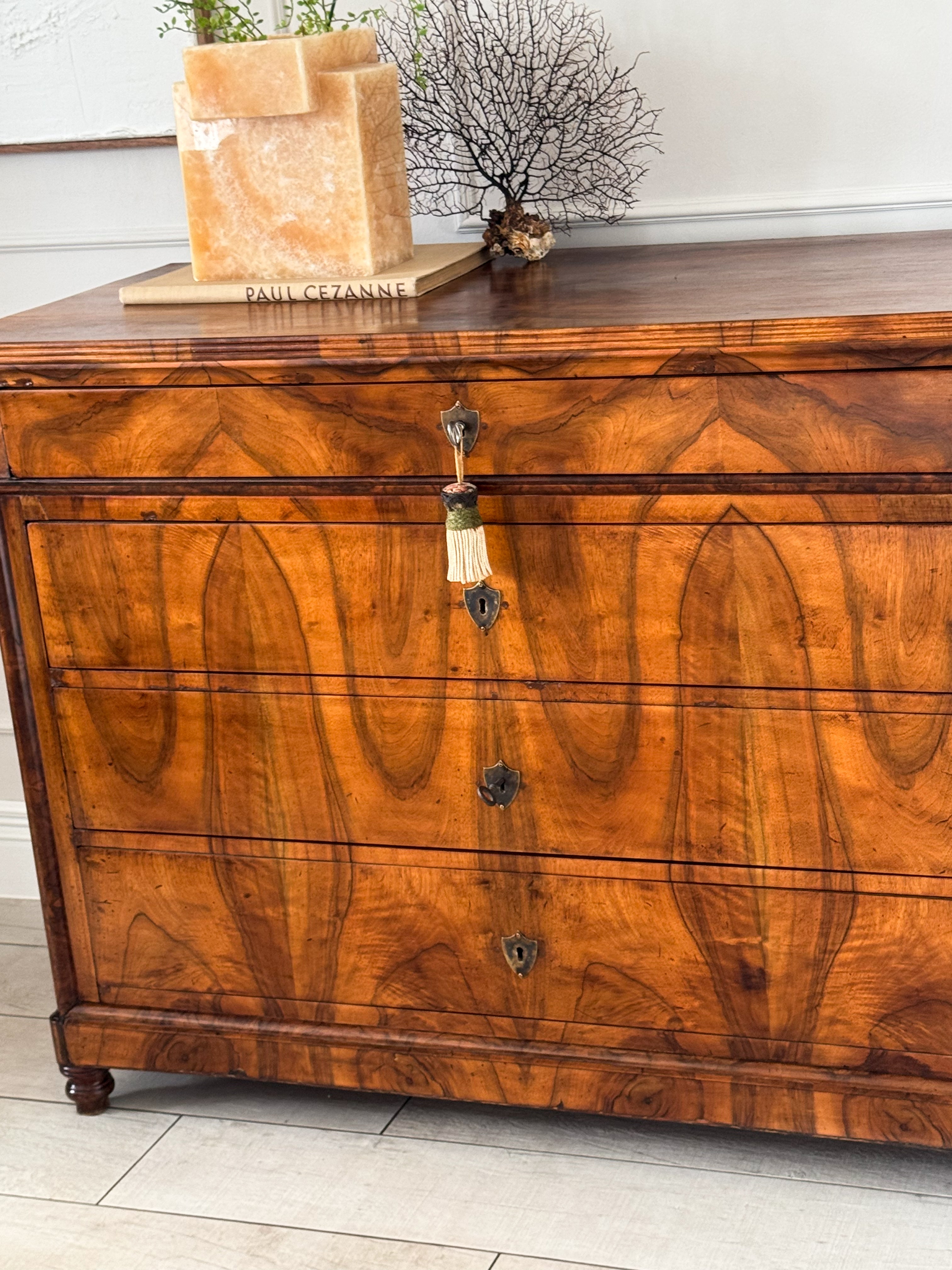 FEINE ANTIKE BIEDERMEIER KOMMODE NUSSBAUM