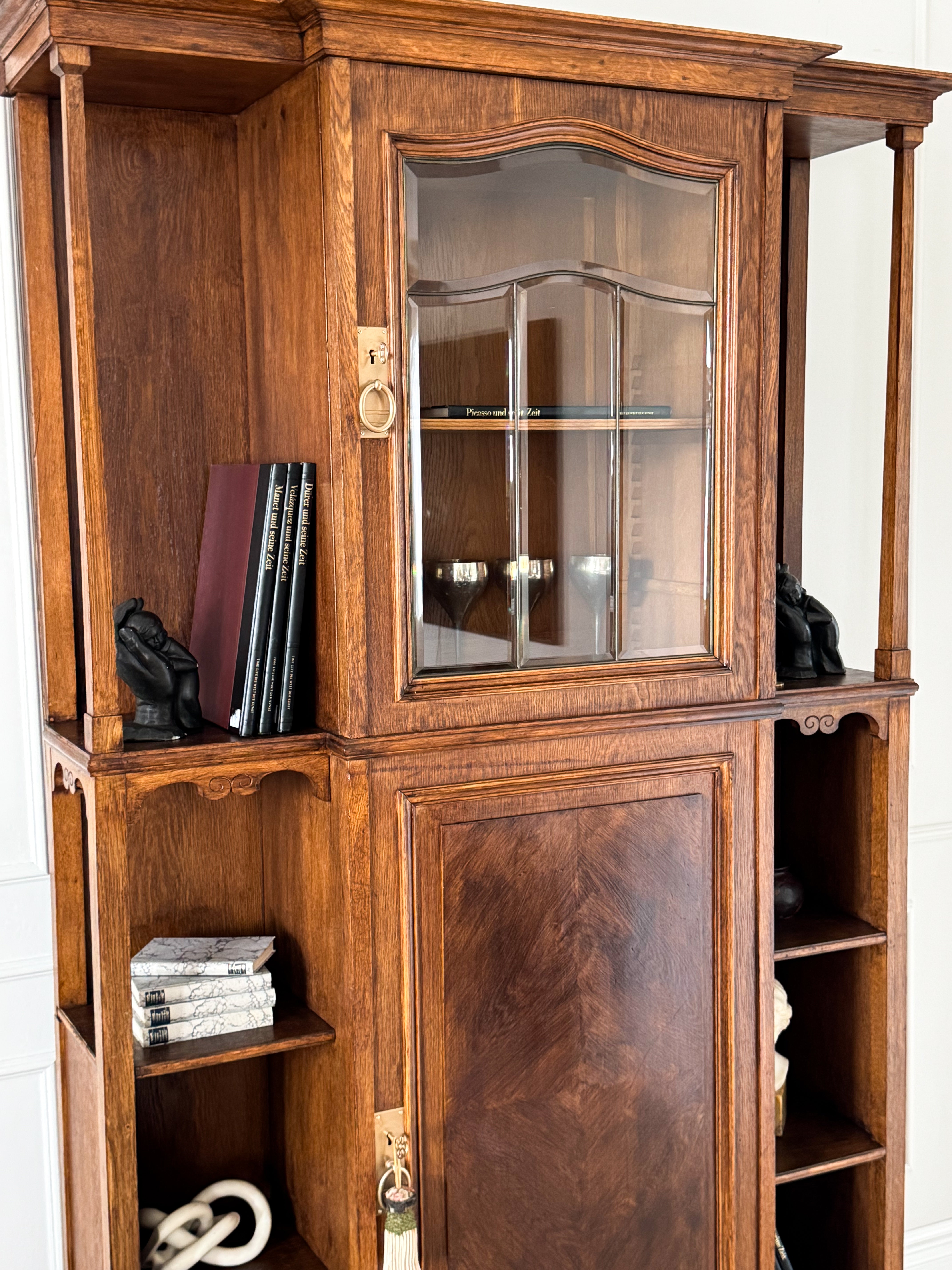 ELEGANT ANTIQUE DISPLAY CABINET ART NOUVEAU
