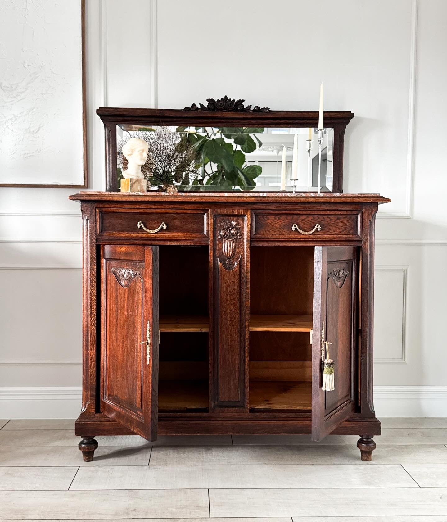 ANTIKE FRANZÖSISCHE SPIEGELKOMMODE MIT MARMORPLATTE