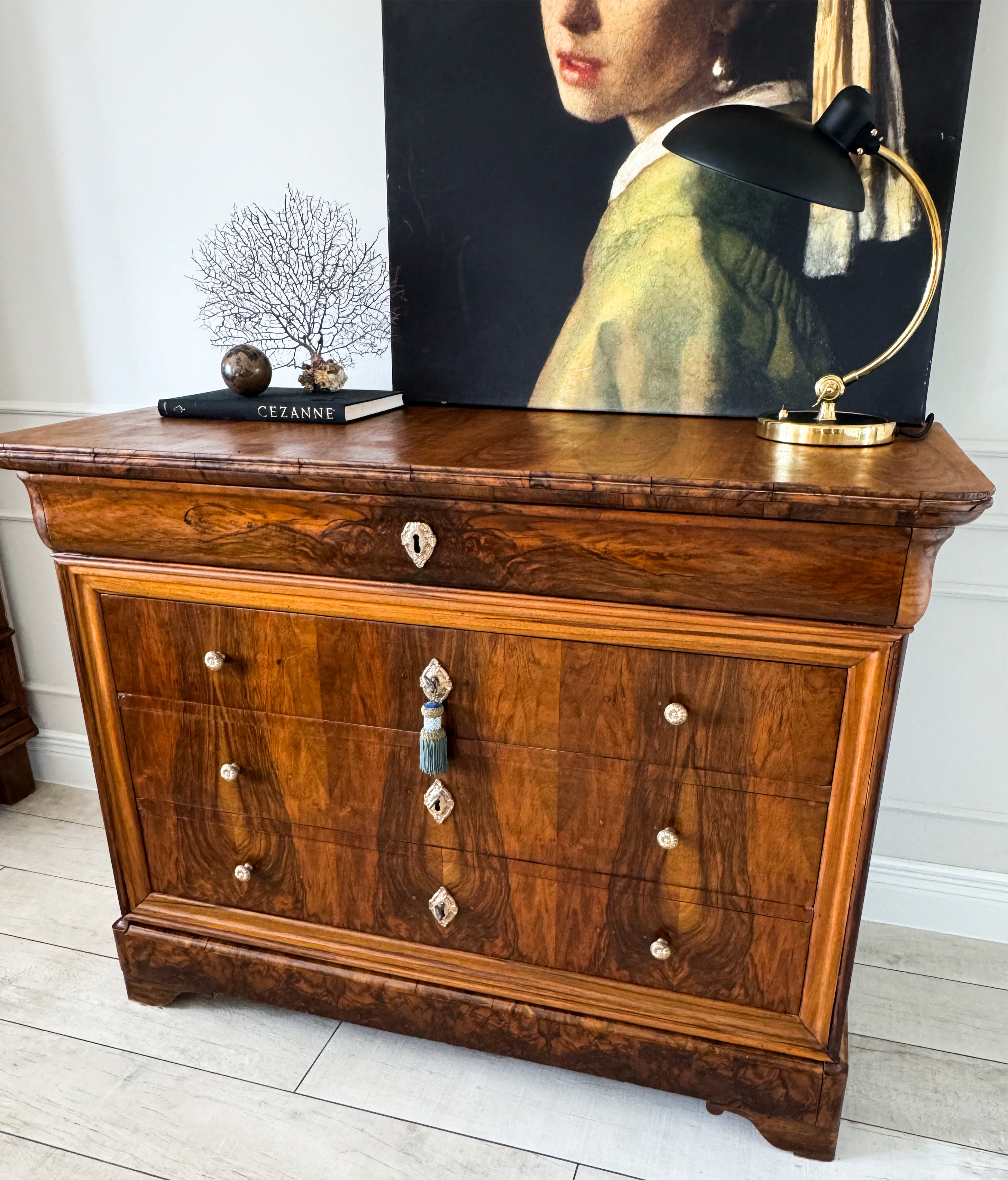ANTIKE ELEGANTE BIEDERMEIER KOMMODE NUSSBAUM