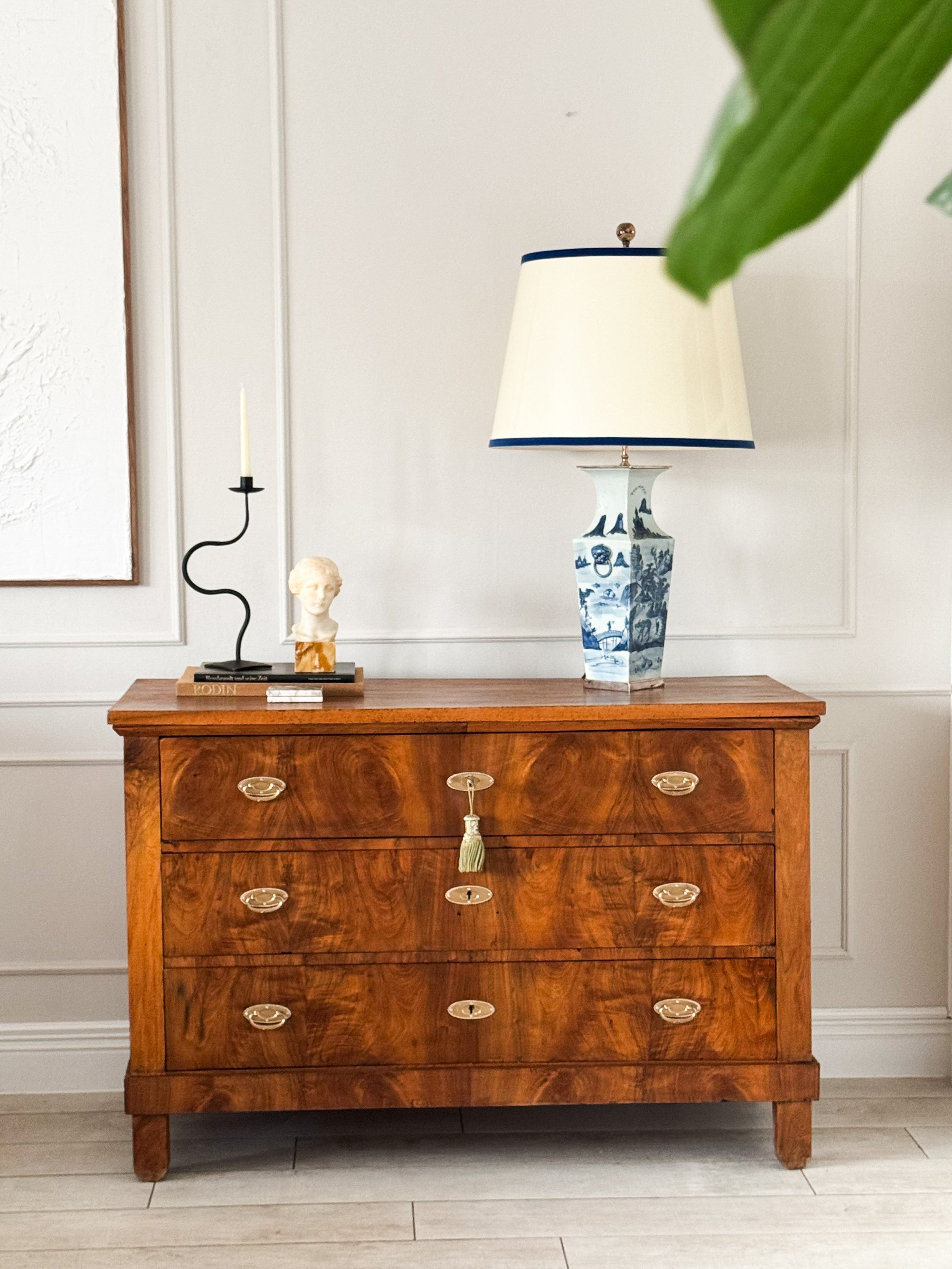 ANTIQUE EARLY BIEDERMEIER CHEST OF DRAWERS MADE OF WALNUT