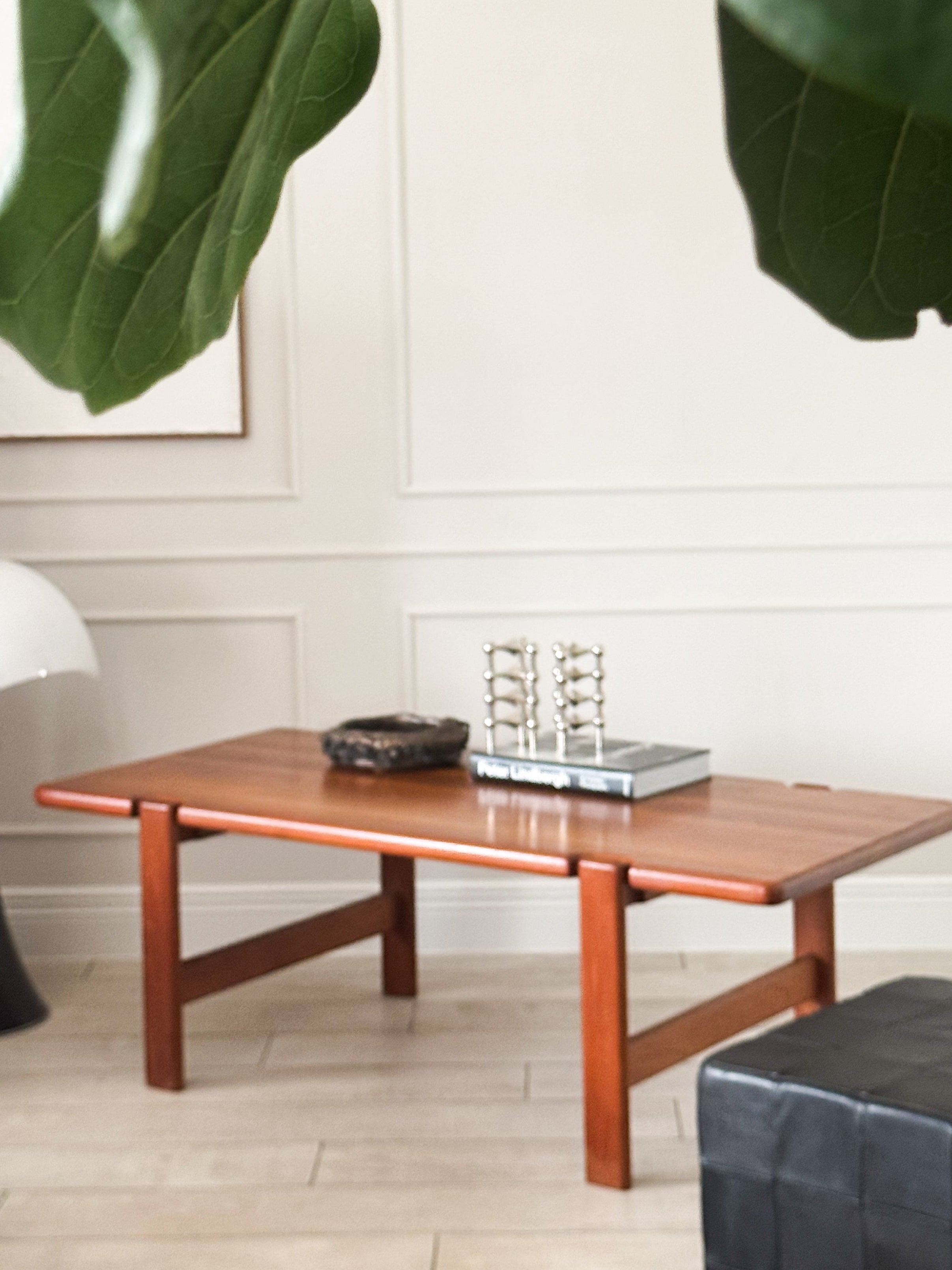 VINTAGE 70er COUCHTISCH MASSIVES TEAKHOLZ