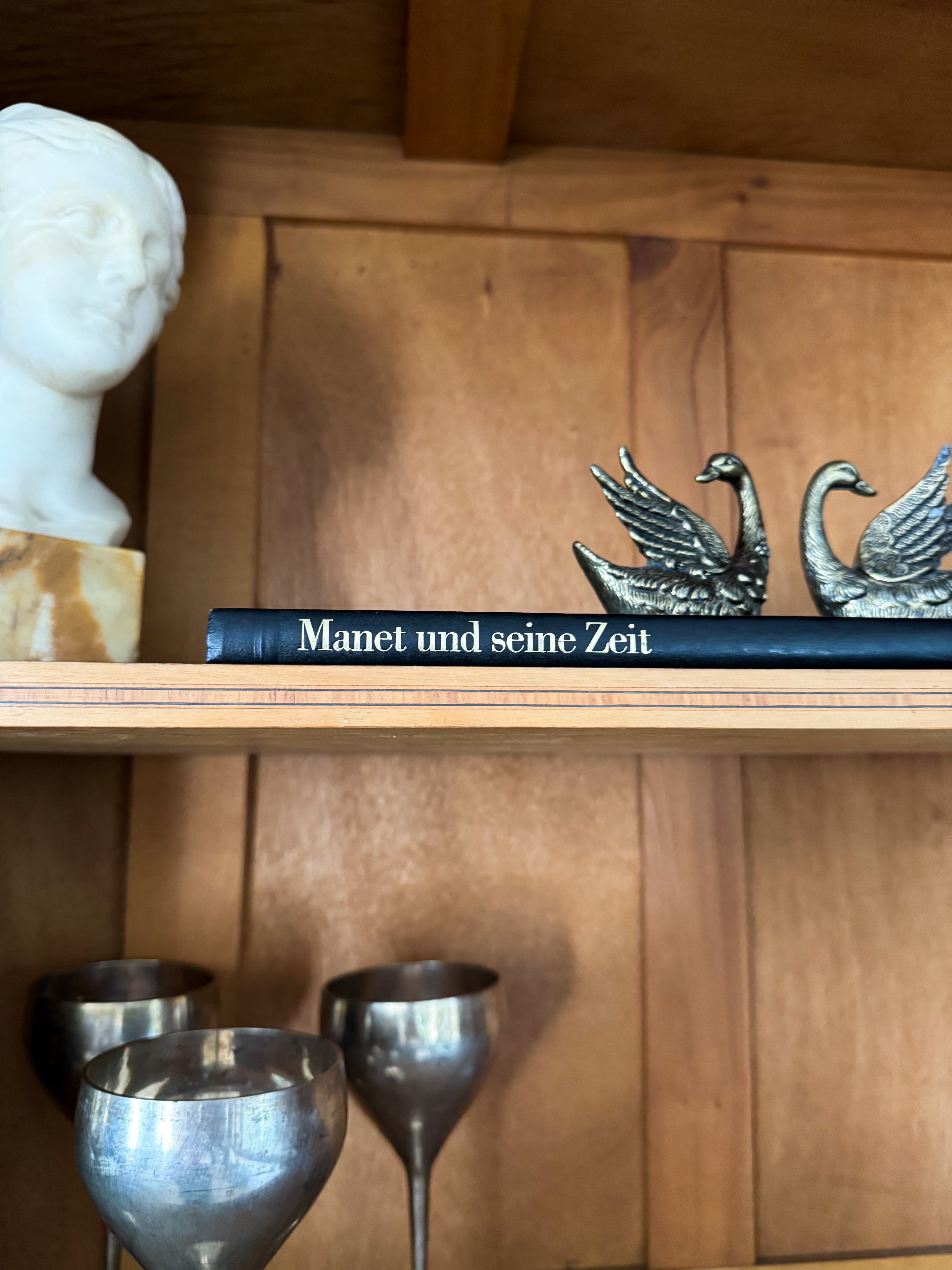 ANTIKER JUGENDSTIL BUFFETSCHRANK MIT MARMORPLATTE