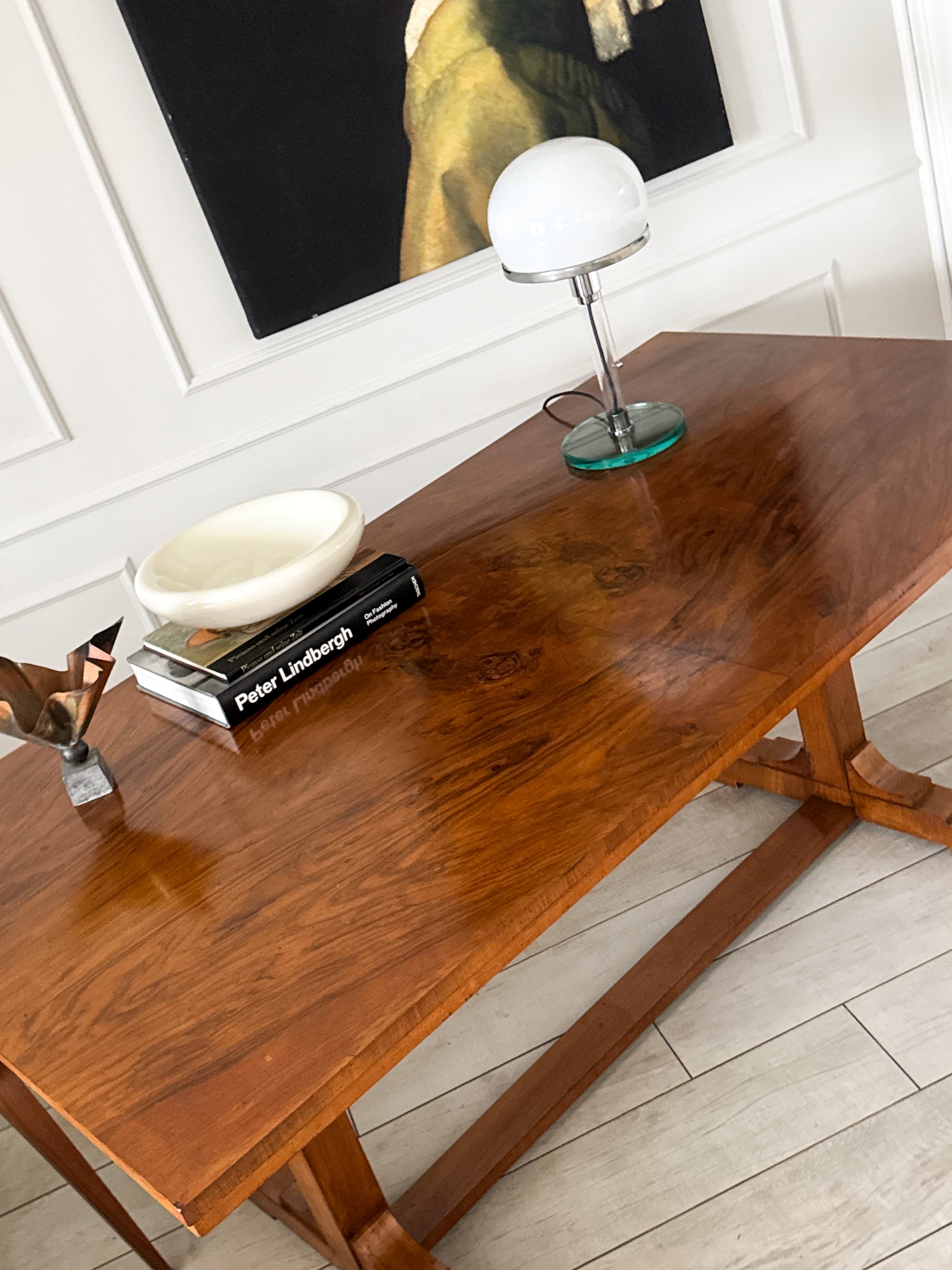 ELEGANTER ART DECO ESSTISCH AUS NUSSBAUM SCHÖNE MASERUNG