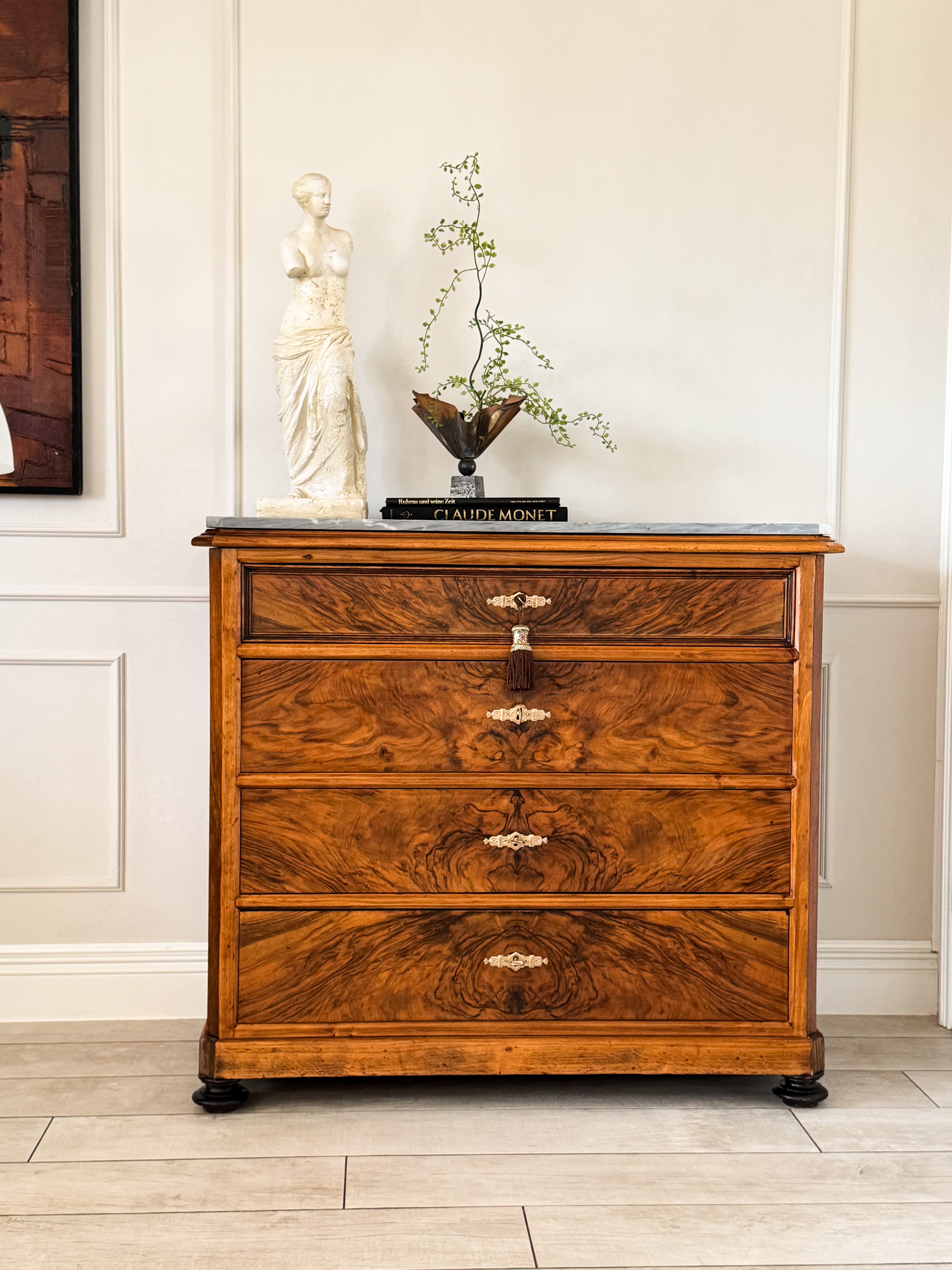 Beautiful Antique Chest of Drawers with Marble Top