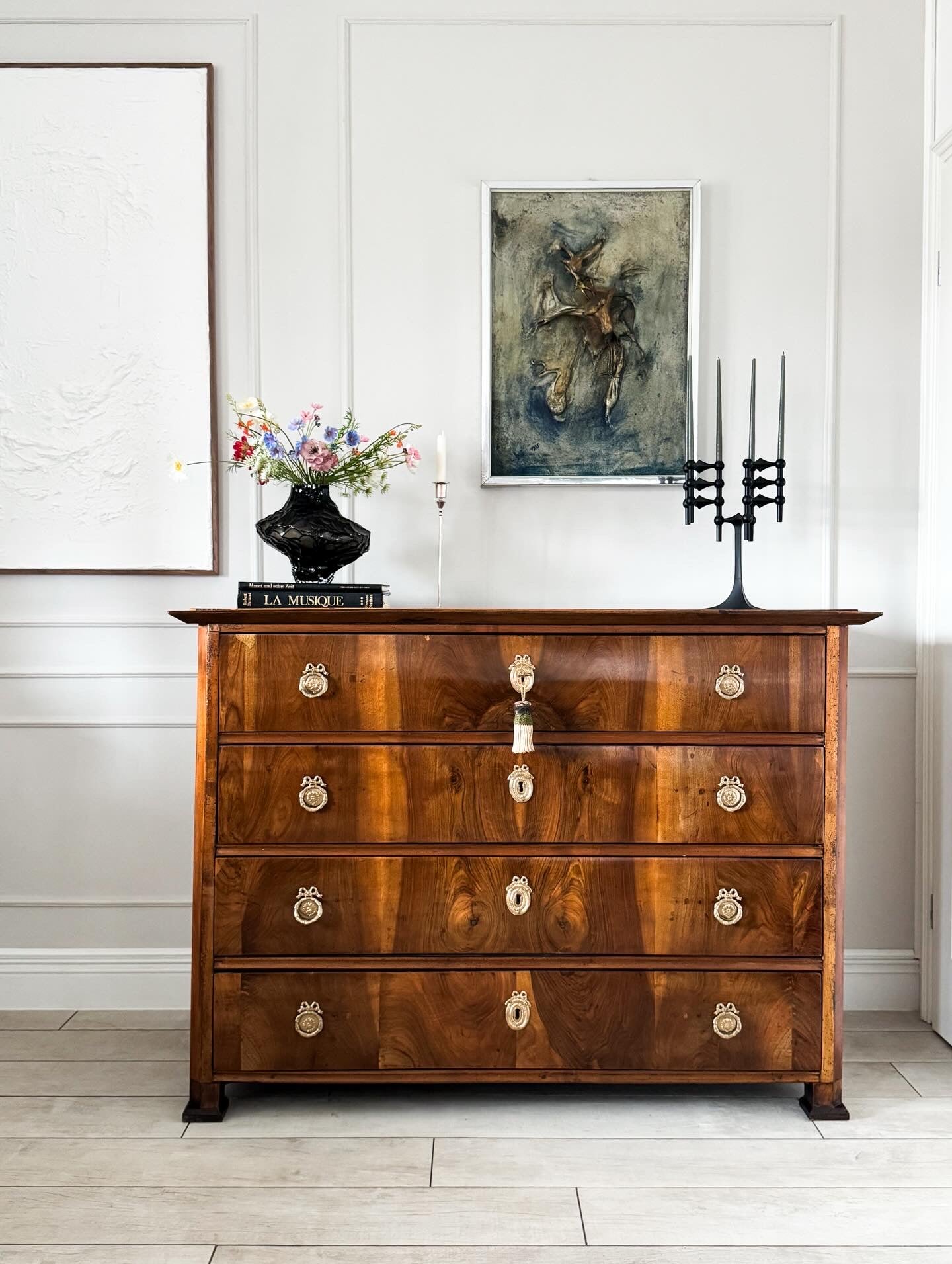 Magnificent Antique Biedermeier Chest of Drawers in Walnut