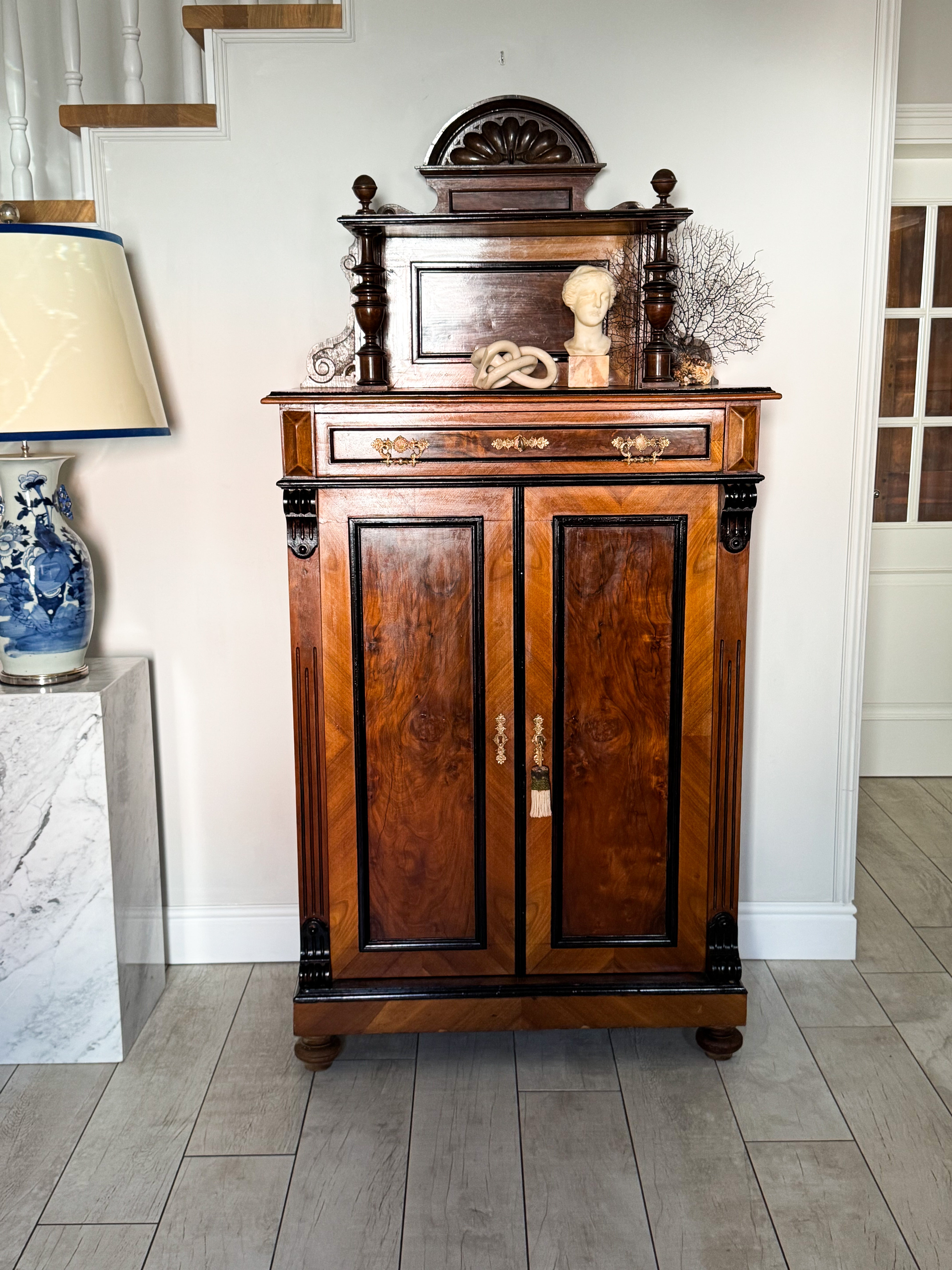 ANTIQUE FOUNDER'S TIME VERTICAL CABINET IN WALNUT
