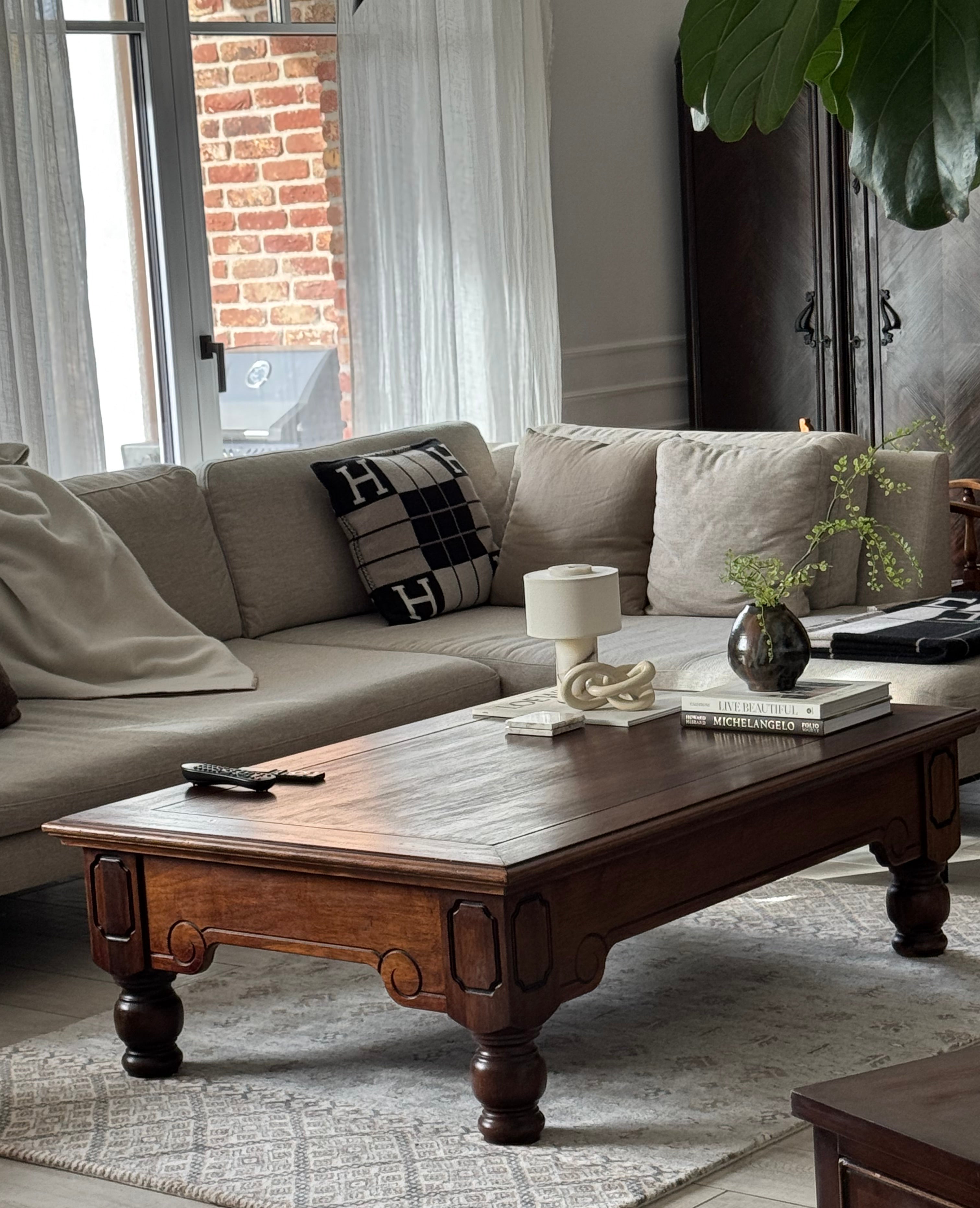 VINTAGE COUCHTISCH NUSSBAUM LANDHAUSSTIL