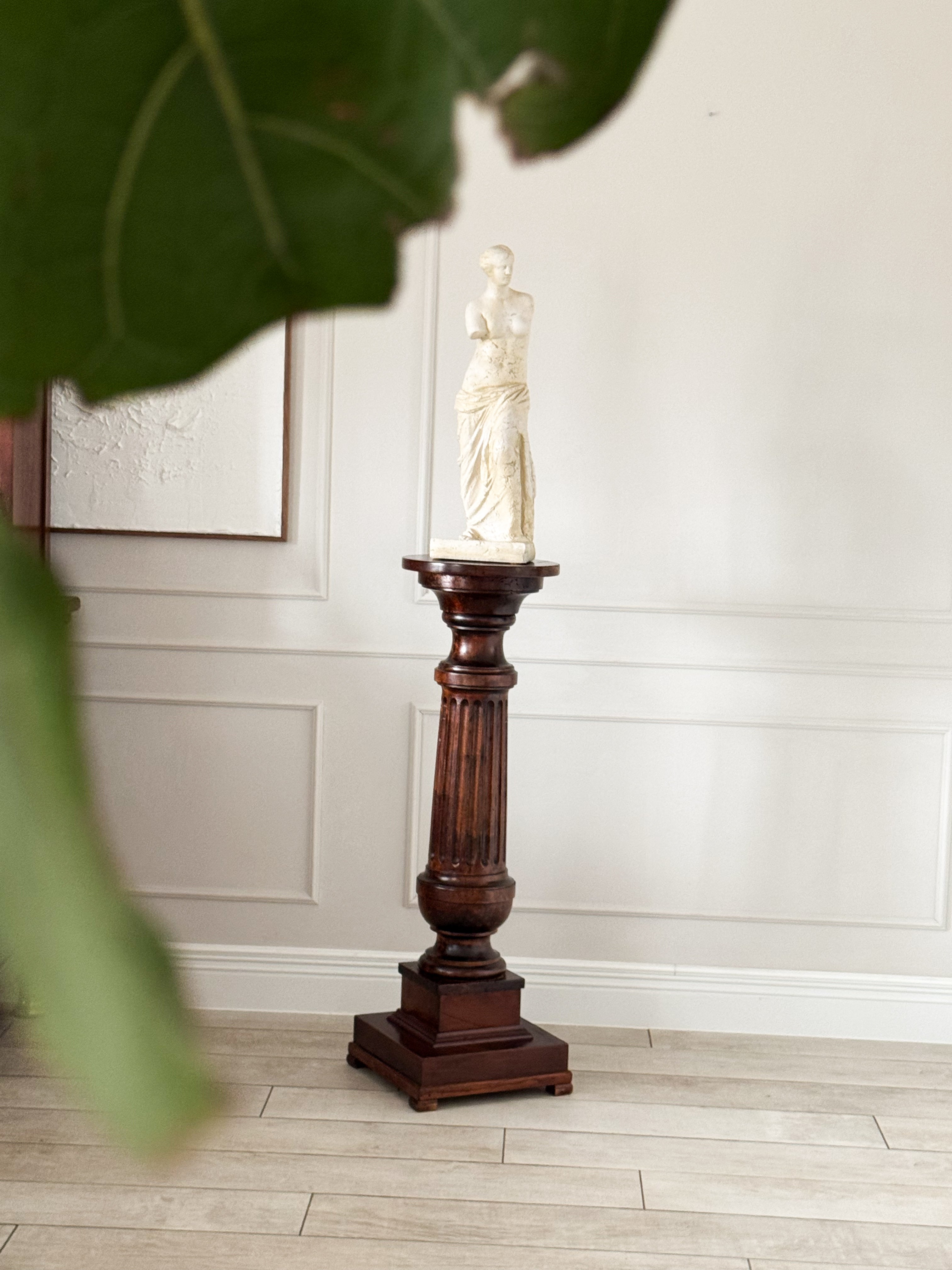 ANTIQUE COLUMN MADE OF SOLID WALNUT