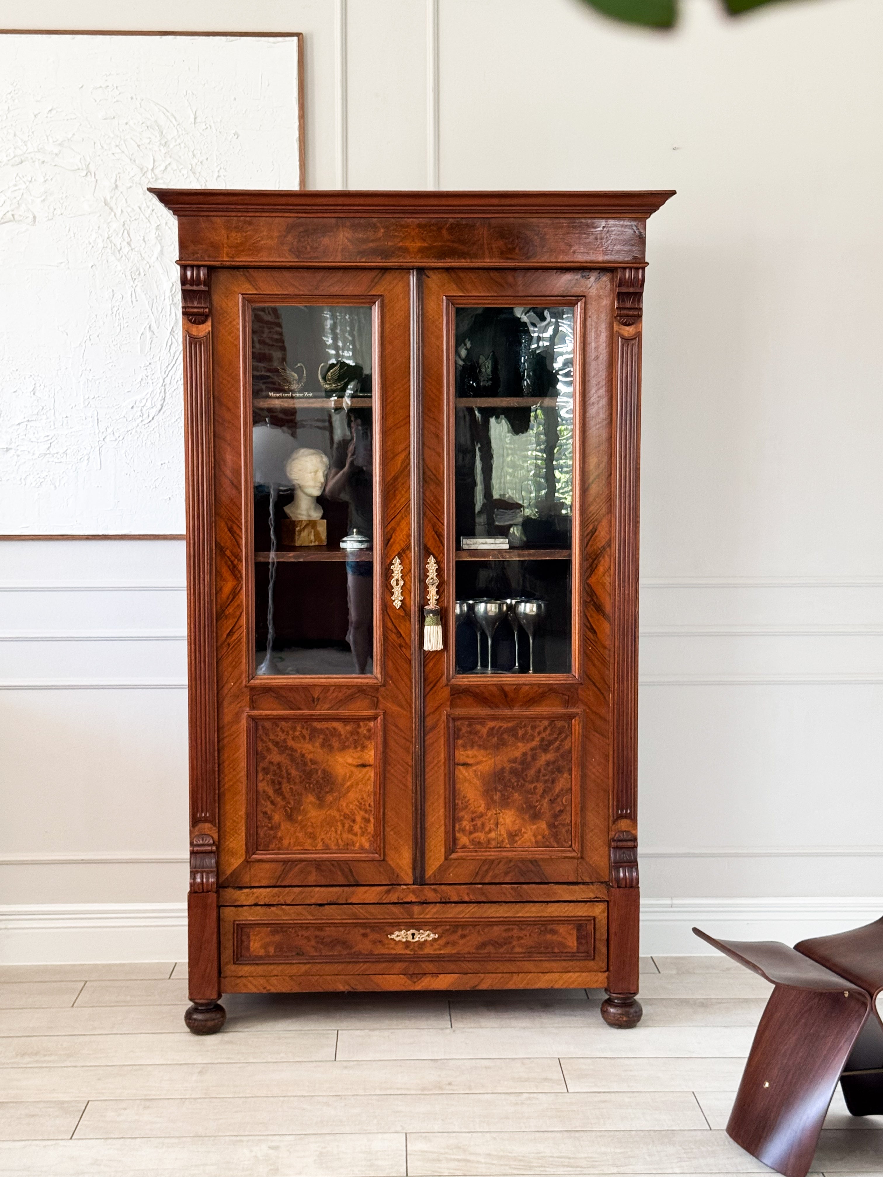 Antique walnut display cabinet from the Gründerzeit period