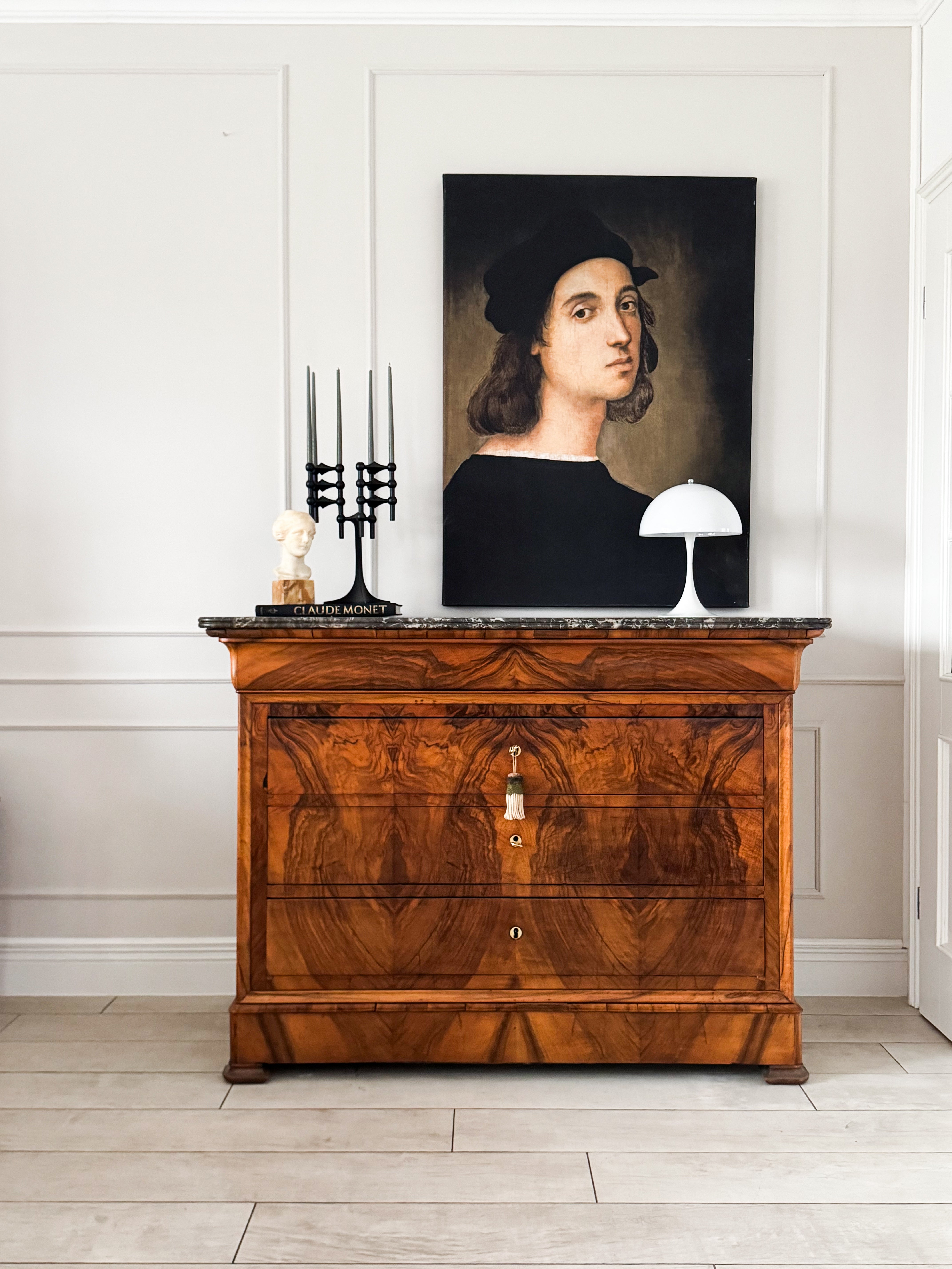 ANTIQUE FRENCH CHEST OF DRAWERS MADE OF WALNUT WITH MARBLE TOP
