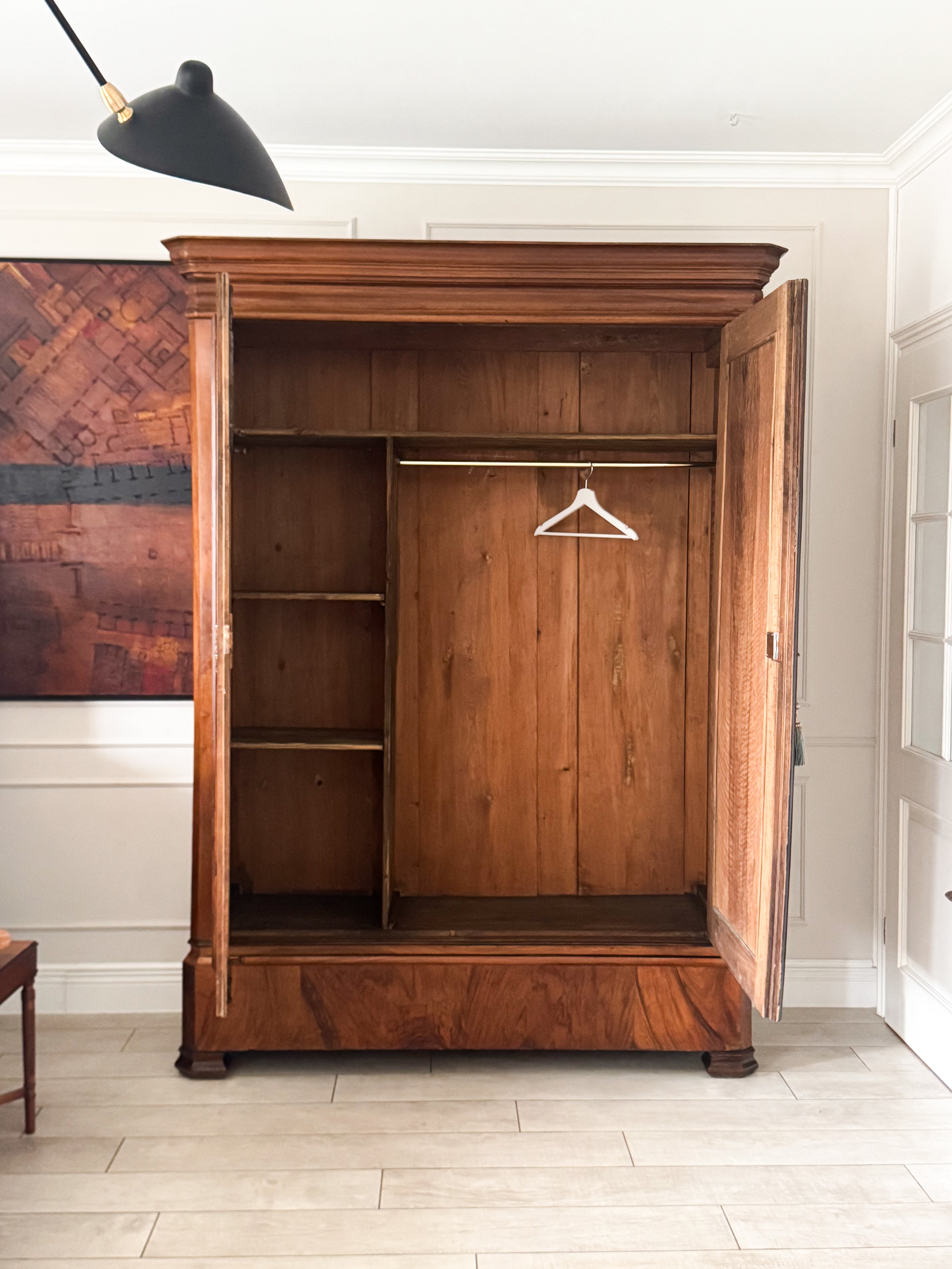 ANTIQUE FRENCH CABINET MADE OF WALNUT