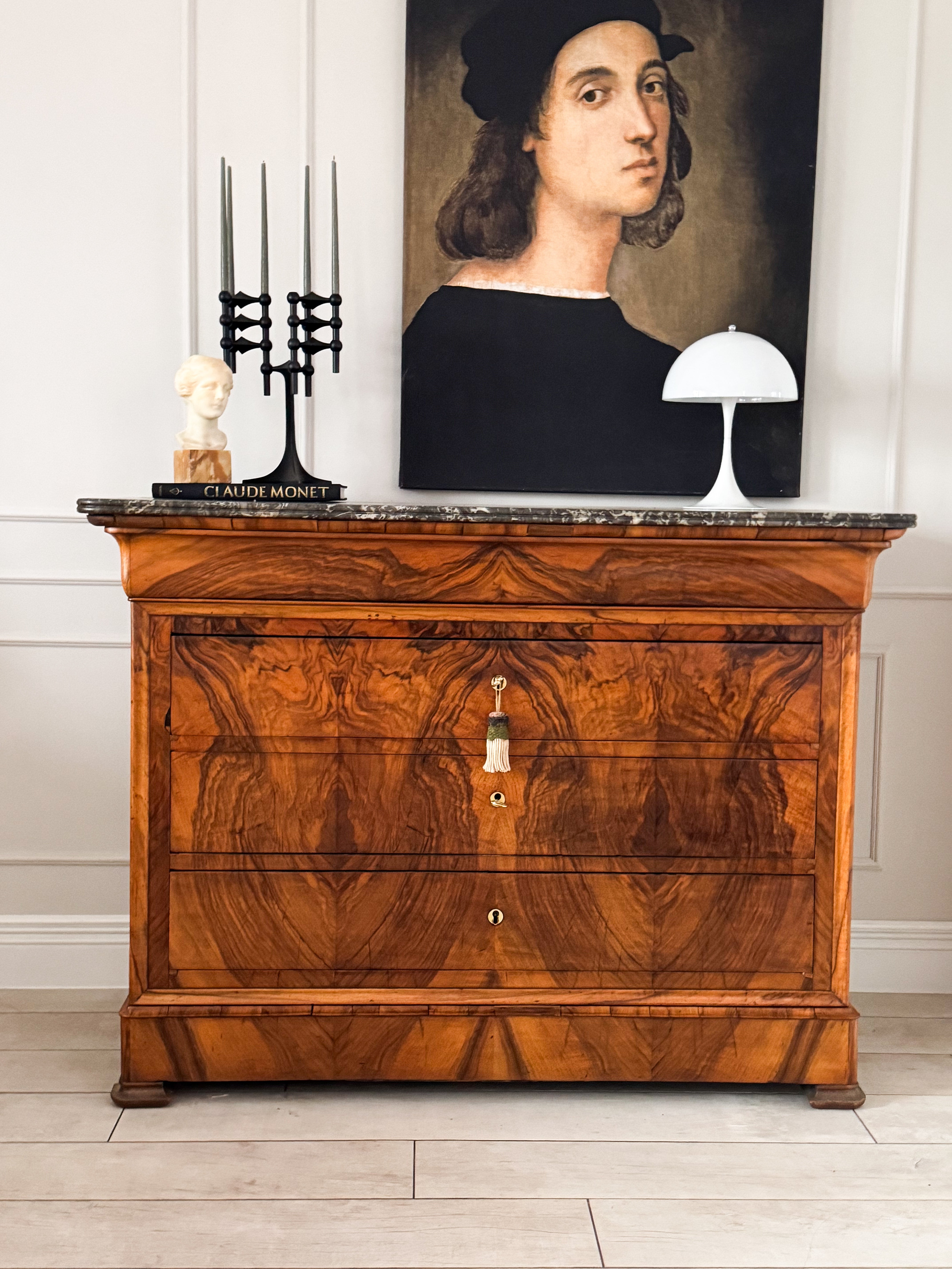ANTIQUE FRENCH CHEST OF DRAWERS MADE OF WALNUT WITH MARBLE TOP