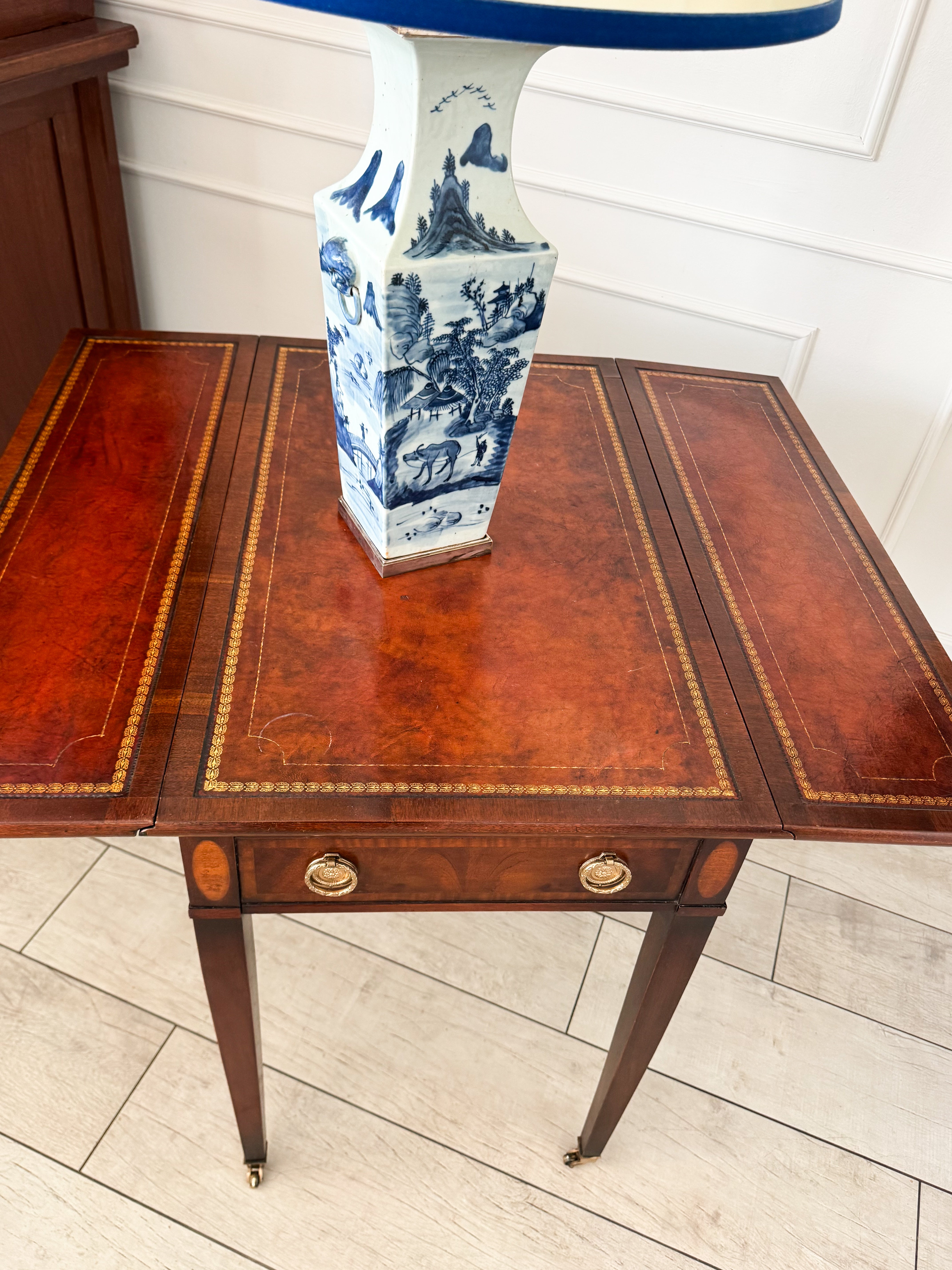 ANTIQUE ENGLISH PEMBROKE TABLE WITH FOLDING TOP