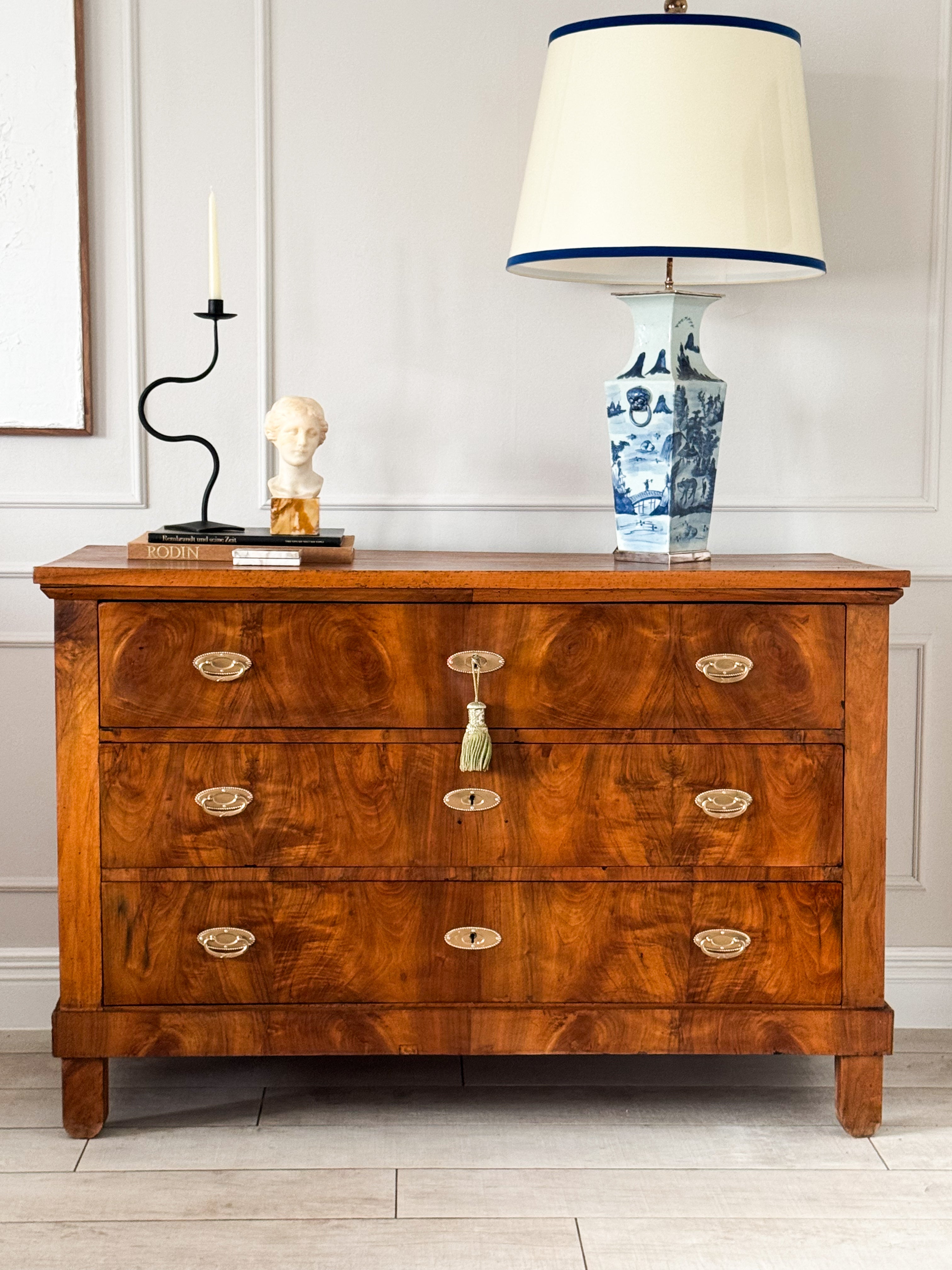 ANTIQUE EARLY BIEDERMEIER CHEST OF DRAWERS MADE OF WALNUT