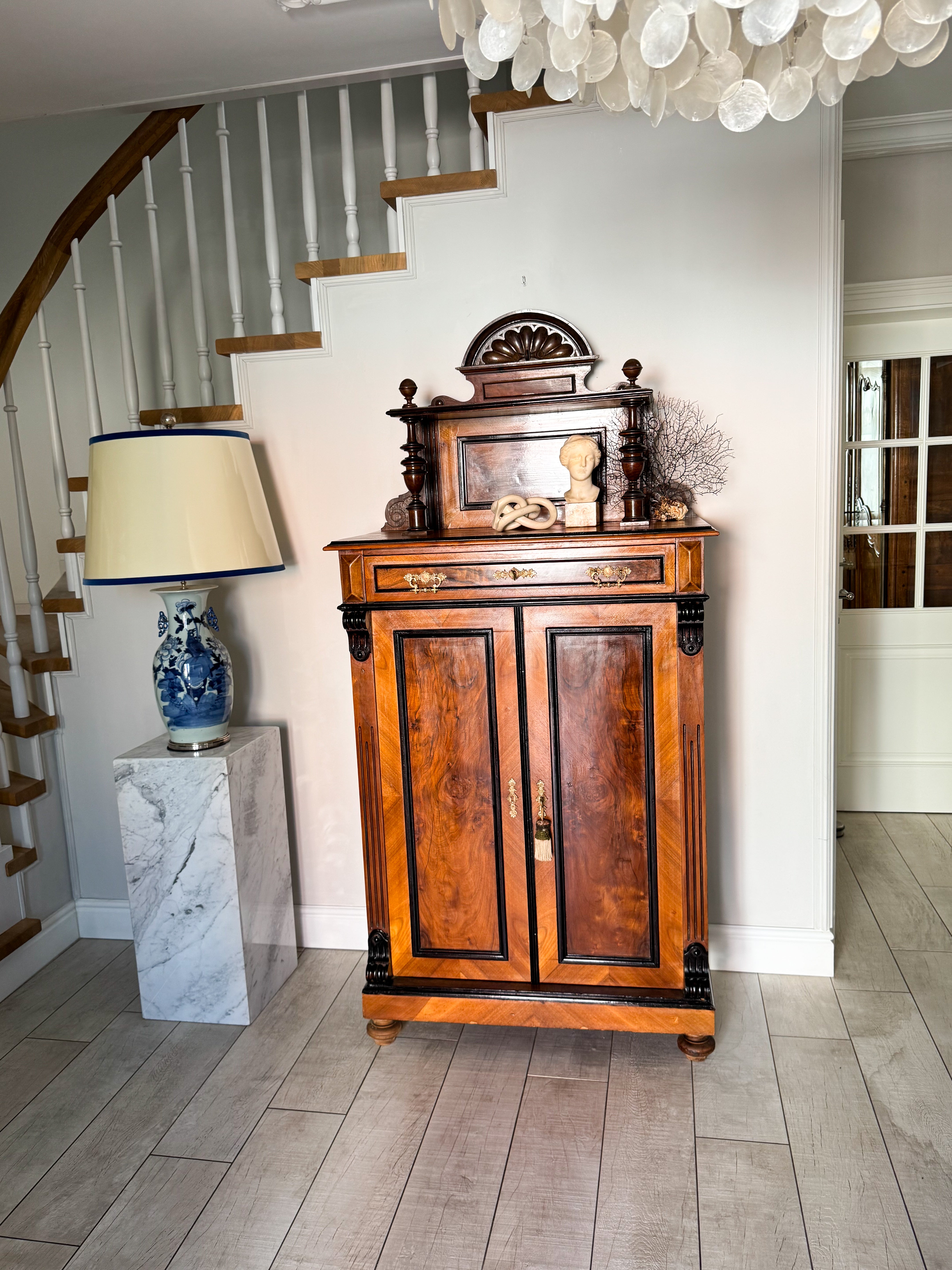 ANTIQUE FOUNDER'S TIME VERTICAL CABINET IN WALNUT