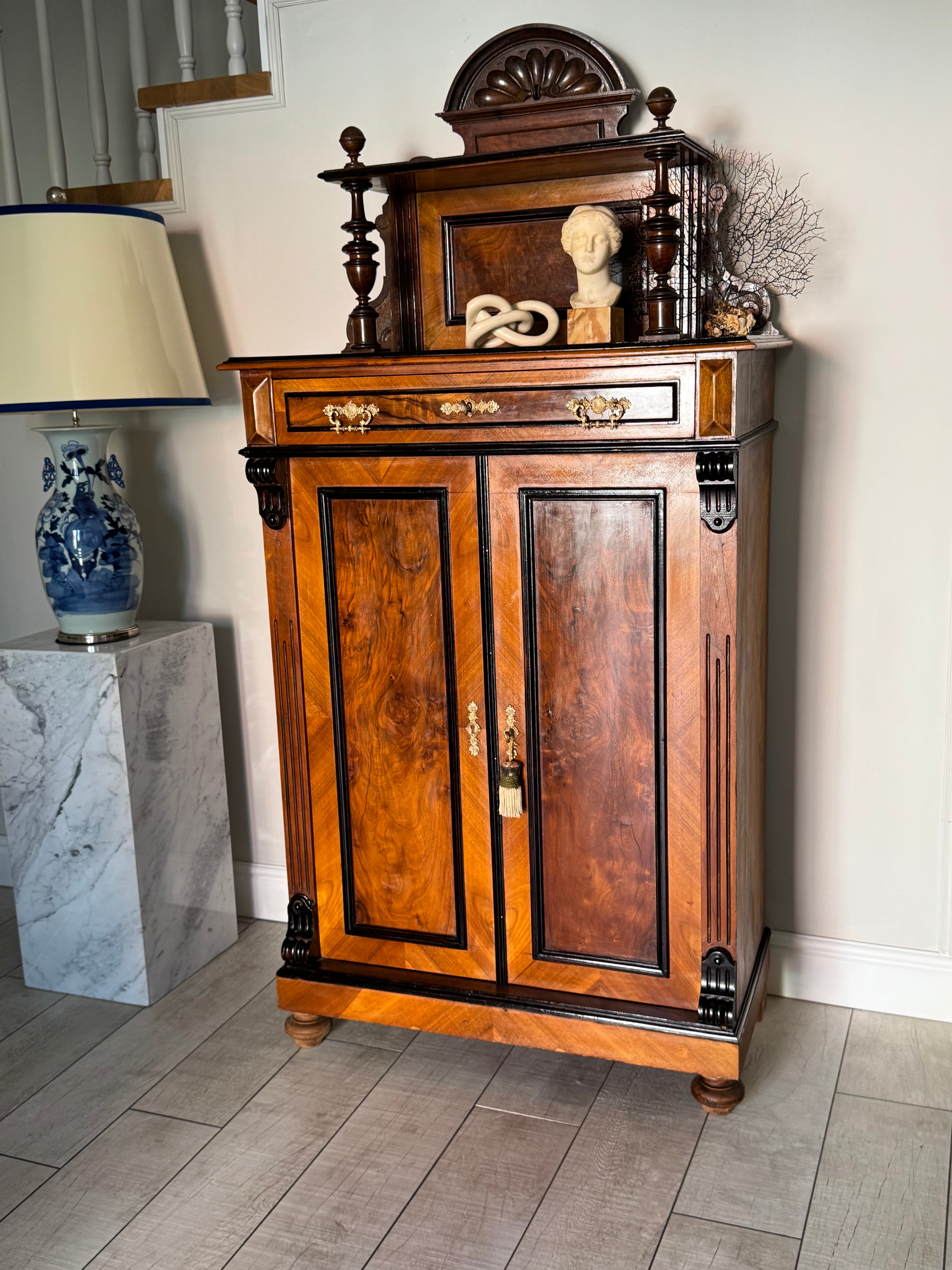 ANTIQUE FOUNDER'S TIME VERTICAL CABINET IN WALNUT
