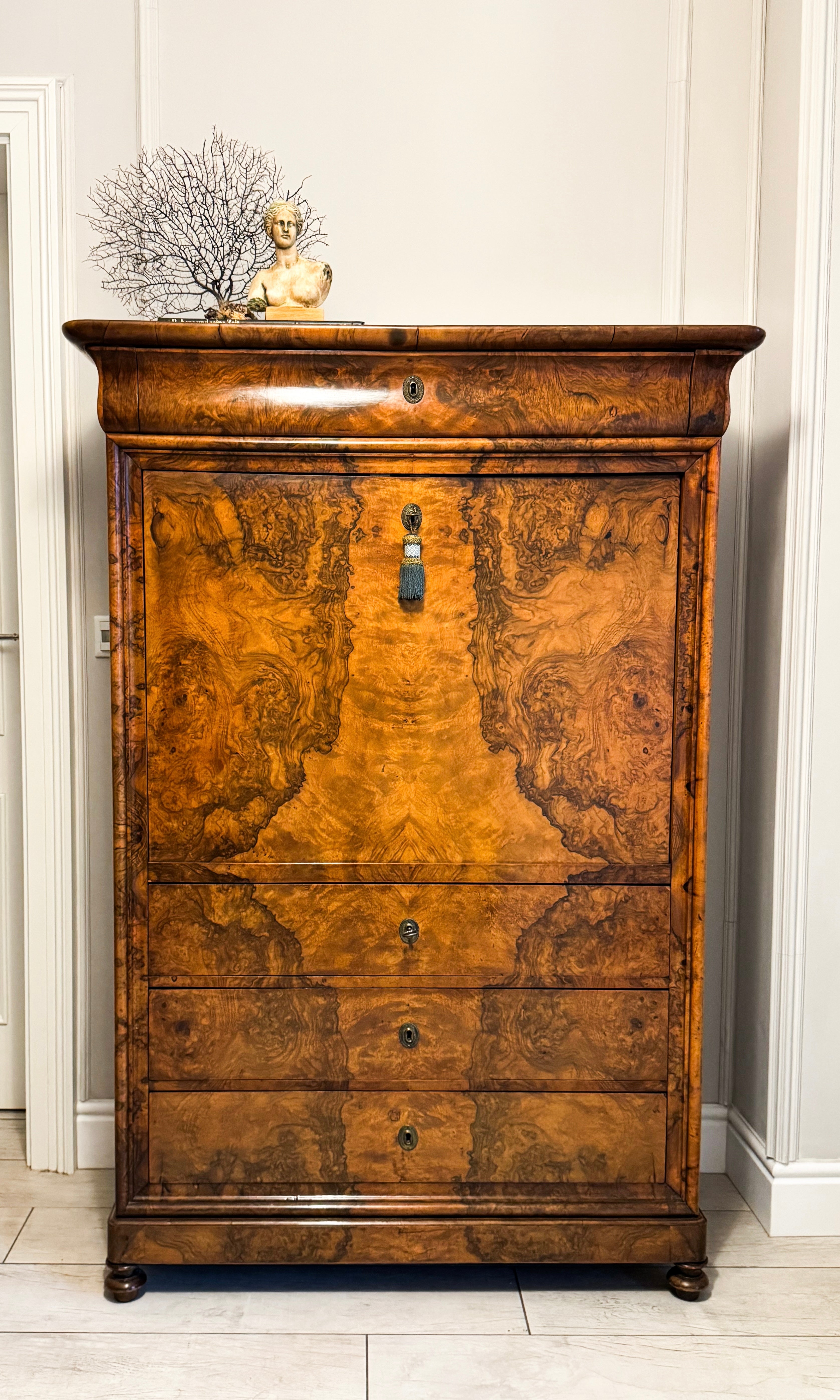 ANTIKER BIEDERMEIER SEKRETÄR NUSSBAUM SCHÖNE MASERUNG