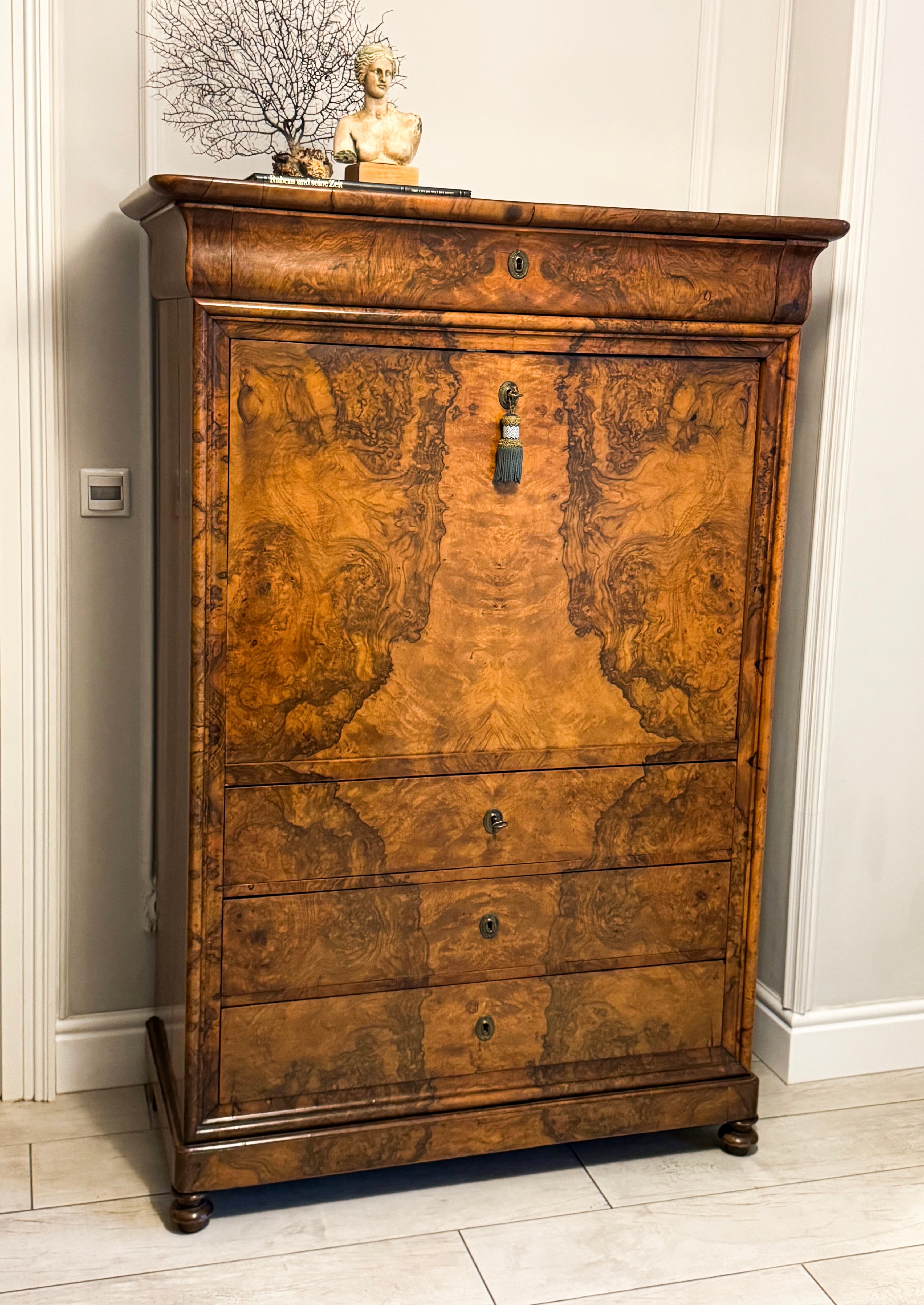 ANTIKER BIEDERMEIER SEKRETÄR NUSSBAUM SCHÖNE MASERUNG
