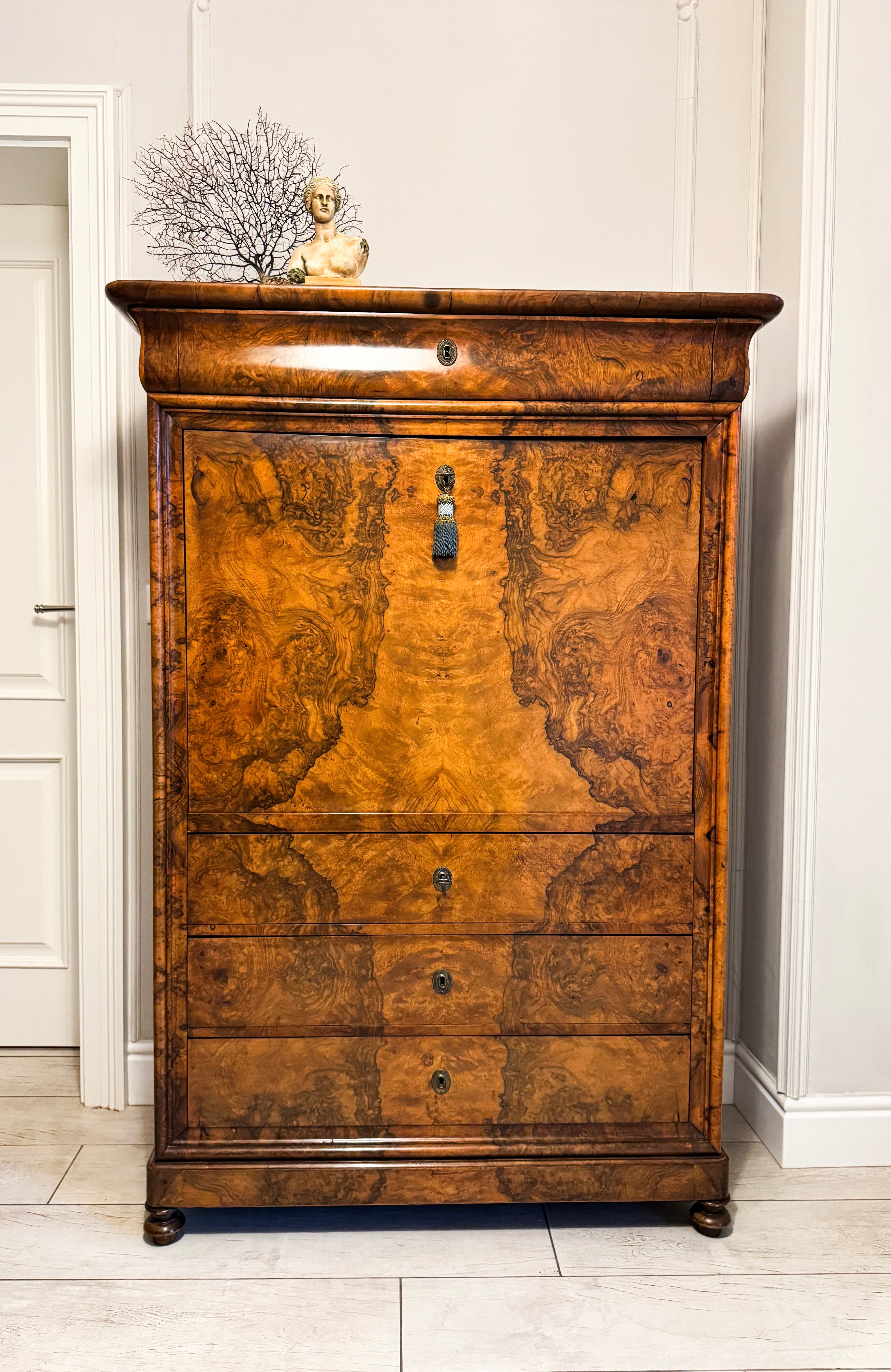 ANTIKER BIEDERMEIER SEKRETÄR NUSSBAUM SCHÖNE MASERUNG