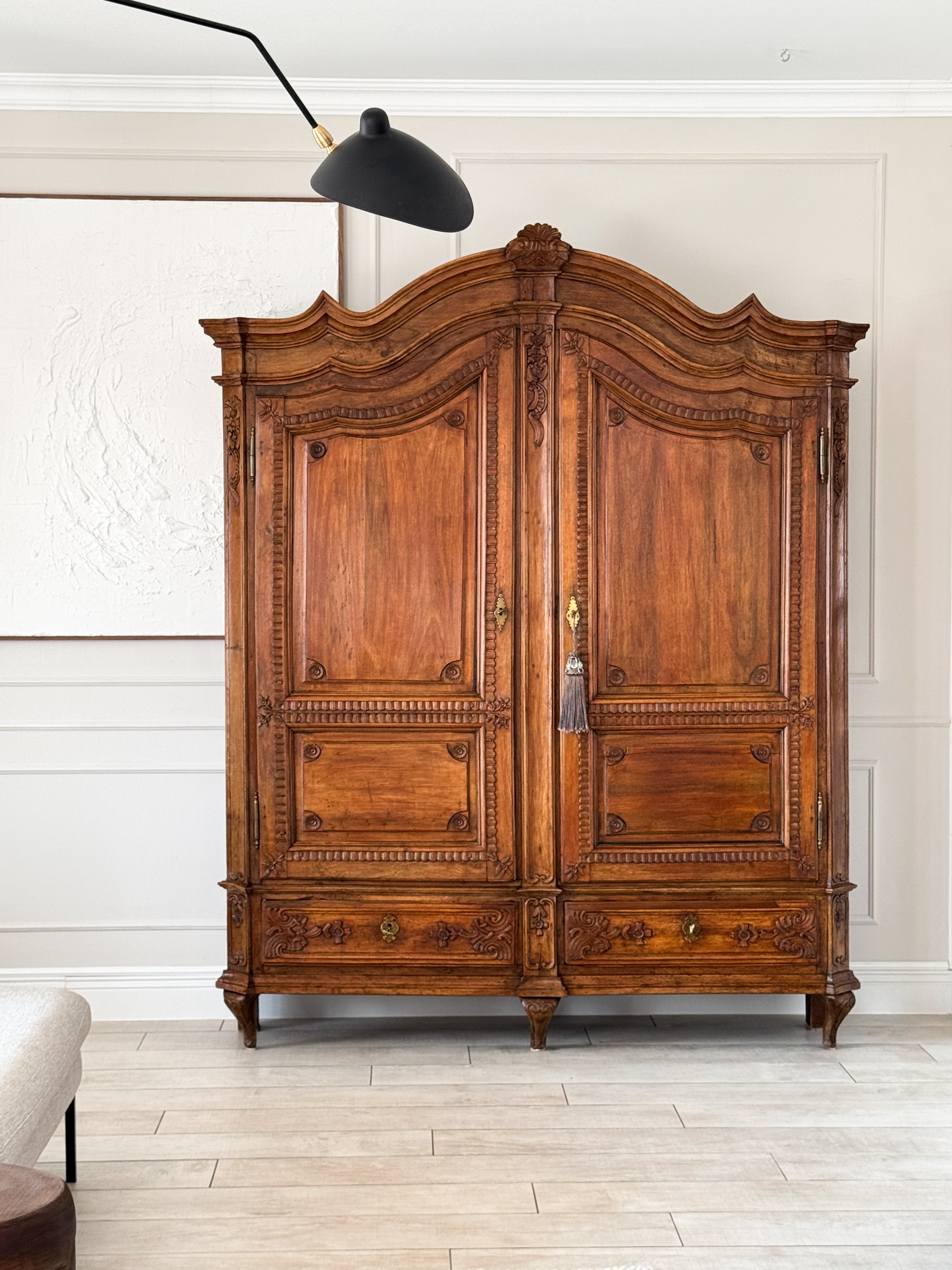 OUTSTANDING ANTIQUE FARMER'S CABINET WITH BEAUTIFUL CARVINGS BAROQUE PERIOD