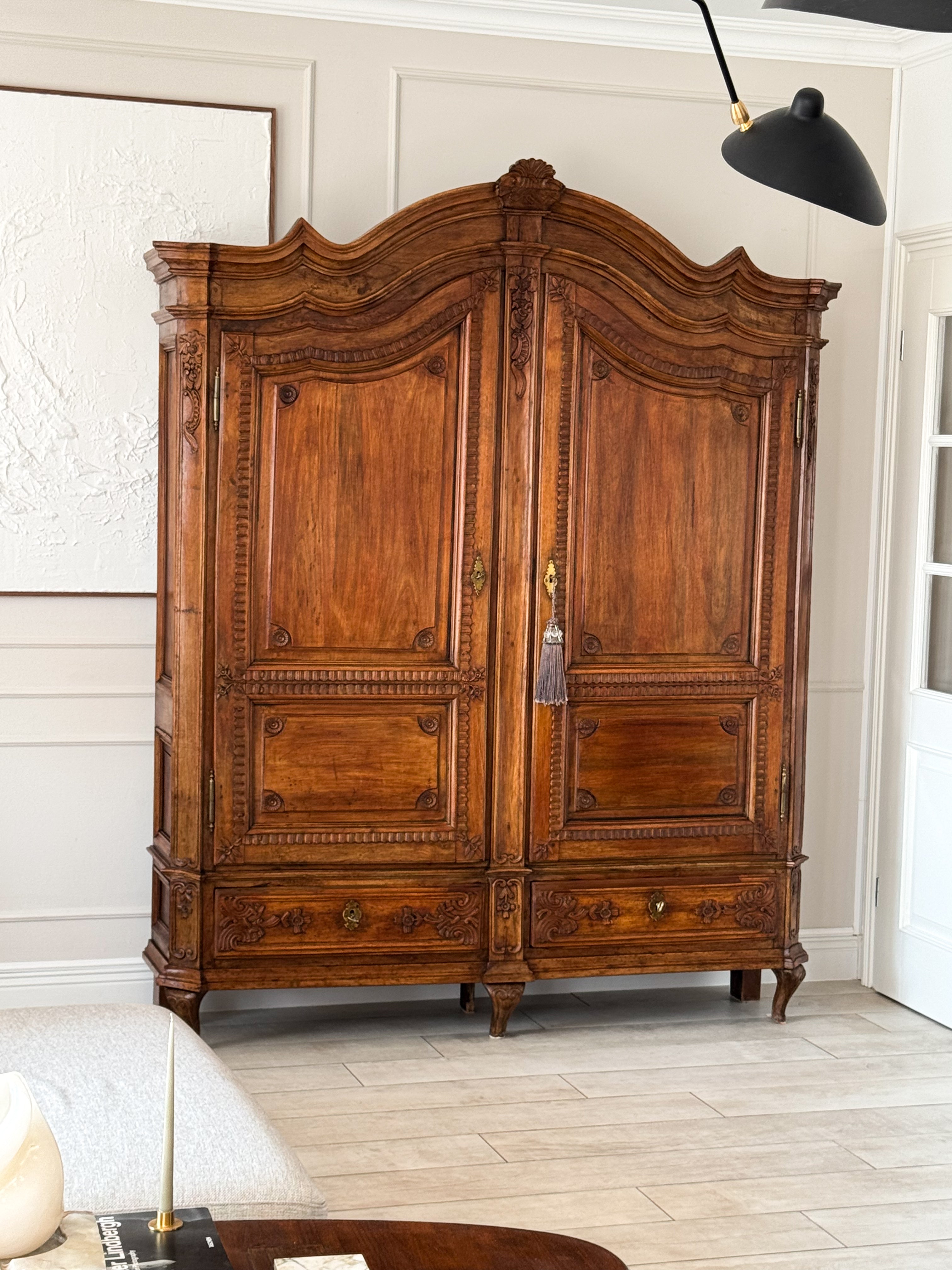 OUTSTANDING ANTIQUE FARMER'S CABINET WITH BEAUTIFUL CARVINGS BAROQUE PERIOD