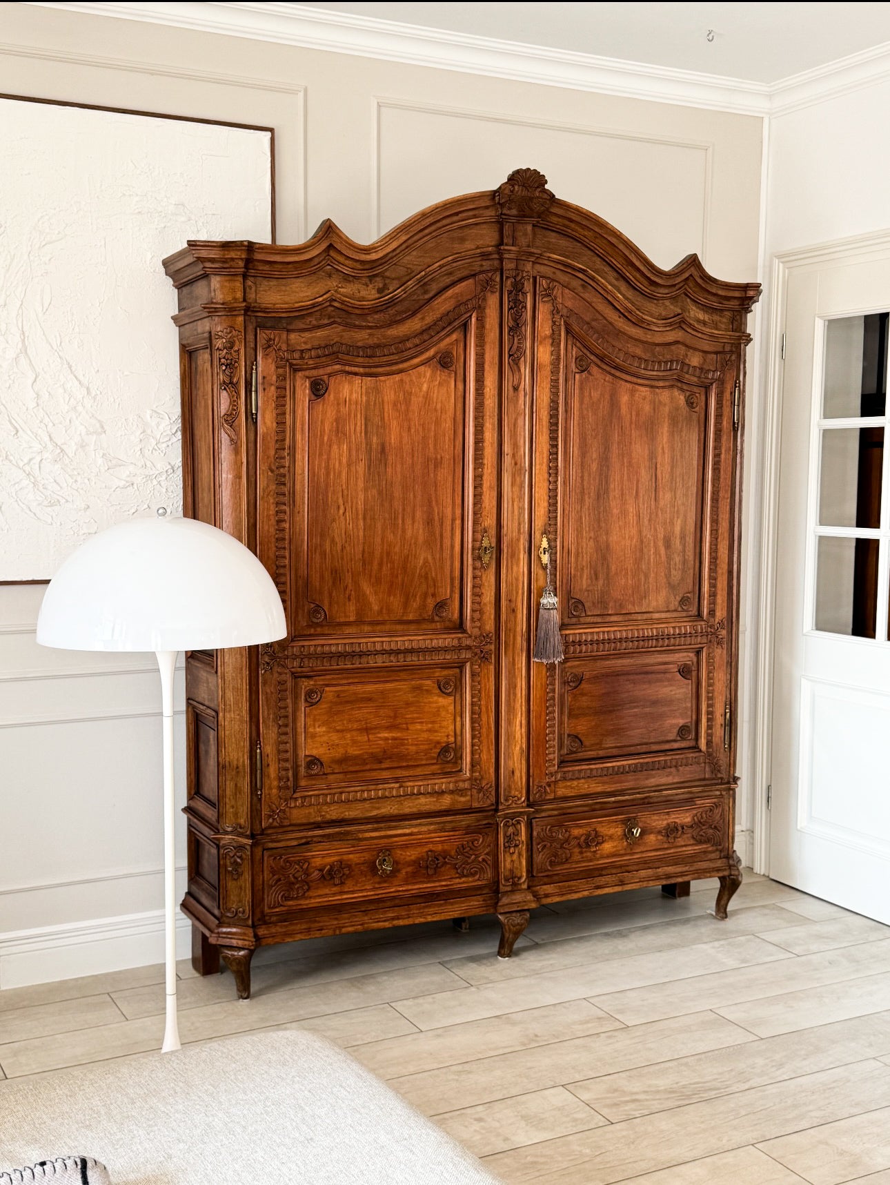 OUTSTANDING ANTIQUE FARMER'S CABINET WITH BEAUTIFUL CARVINGS BAROQUE PERIOD