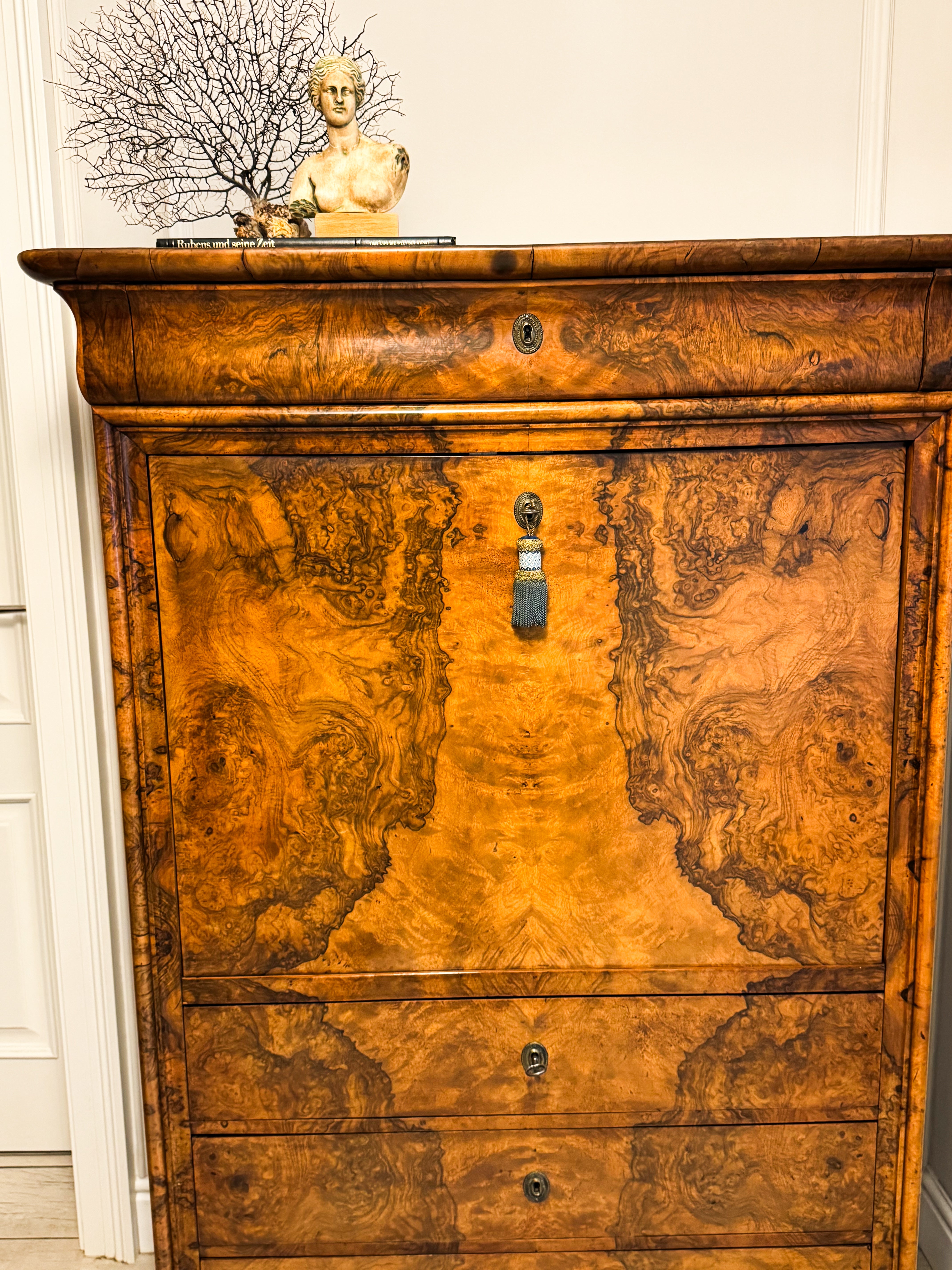 ANTIKER BIEDERMEIER SEKRETÄR NUSSBAUM SCHÖNE MASERUNG